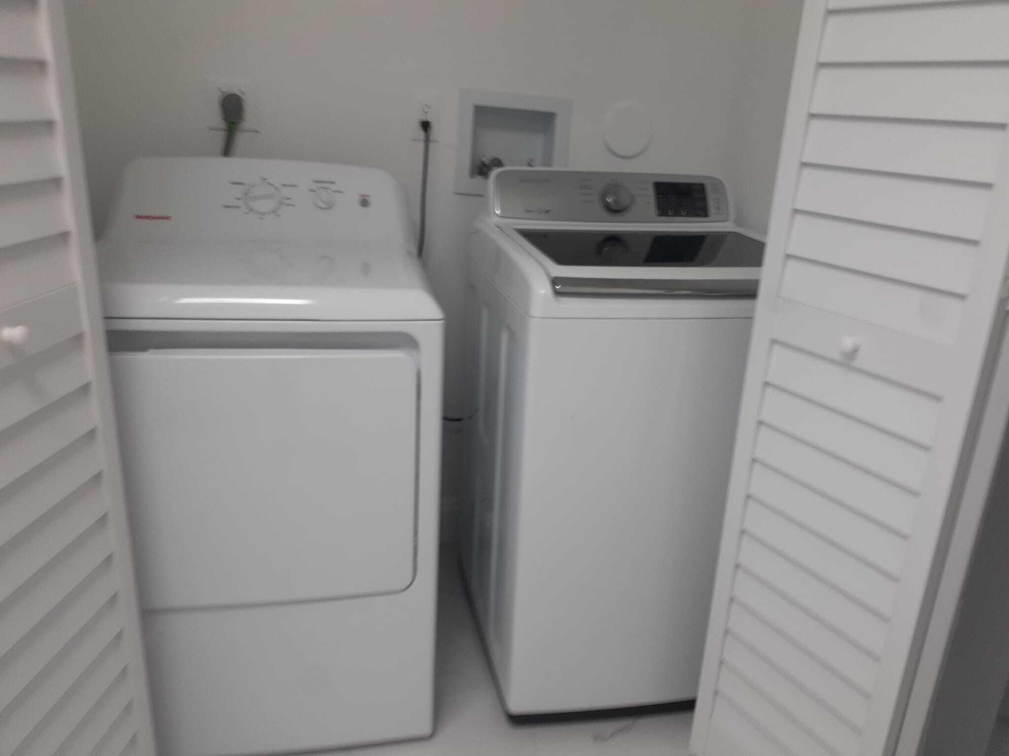 3441 NW 44TH #102, Oakland Park FL 33309