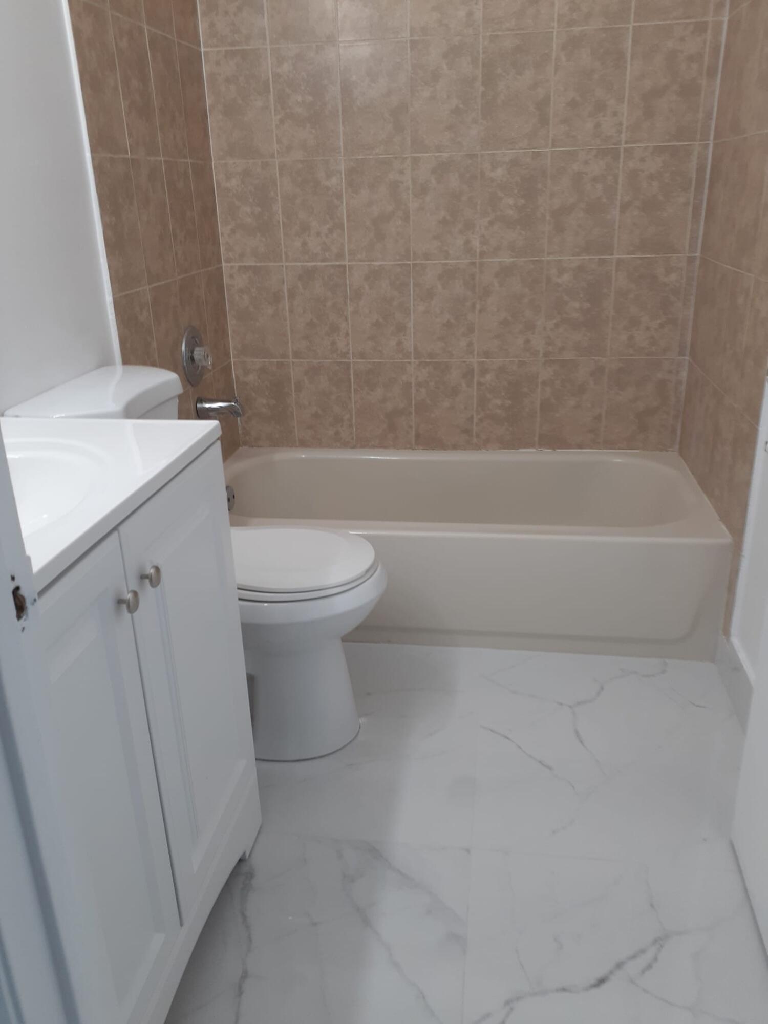 3441 NW 44TH #102, Oakland Park FL 33309