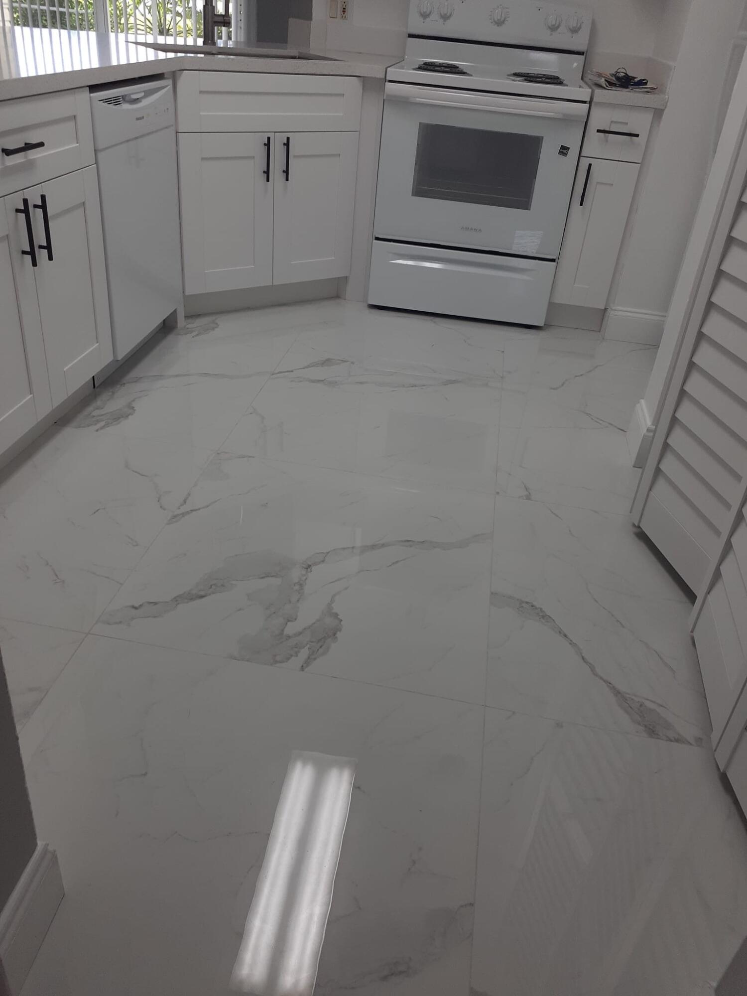 3441 NW 44TH #102, Oakland Park FL 33309