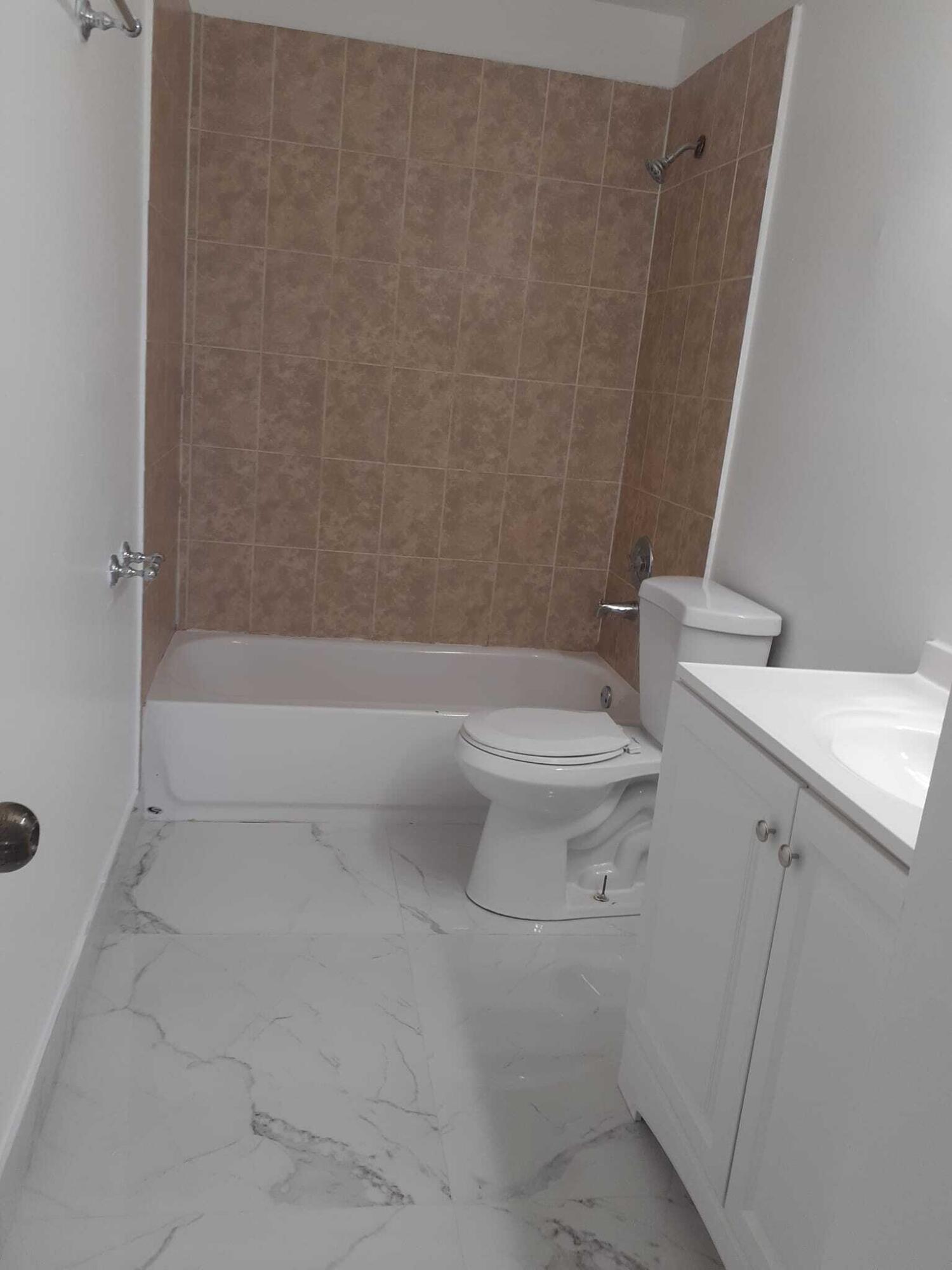 3441 NW 44TH #102, Oakland Park FL 33309