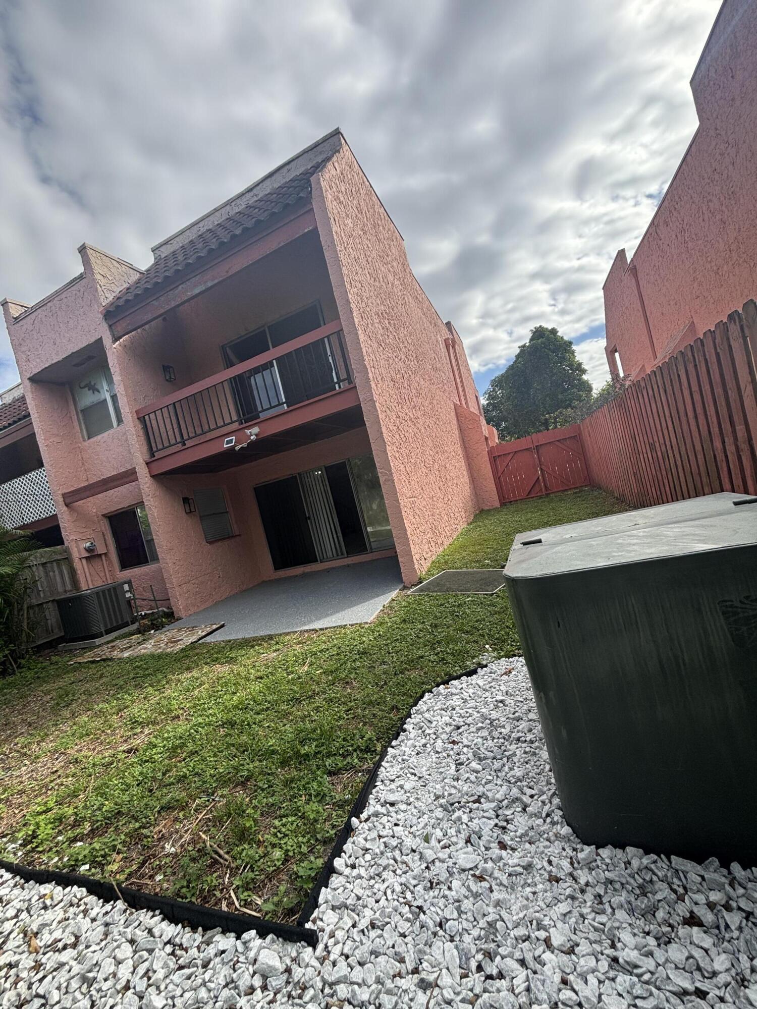 1701 NW 58TH #25, Lauderhill FL 33313