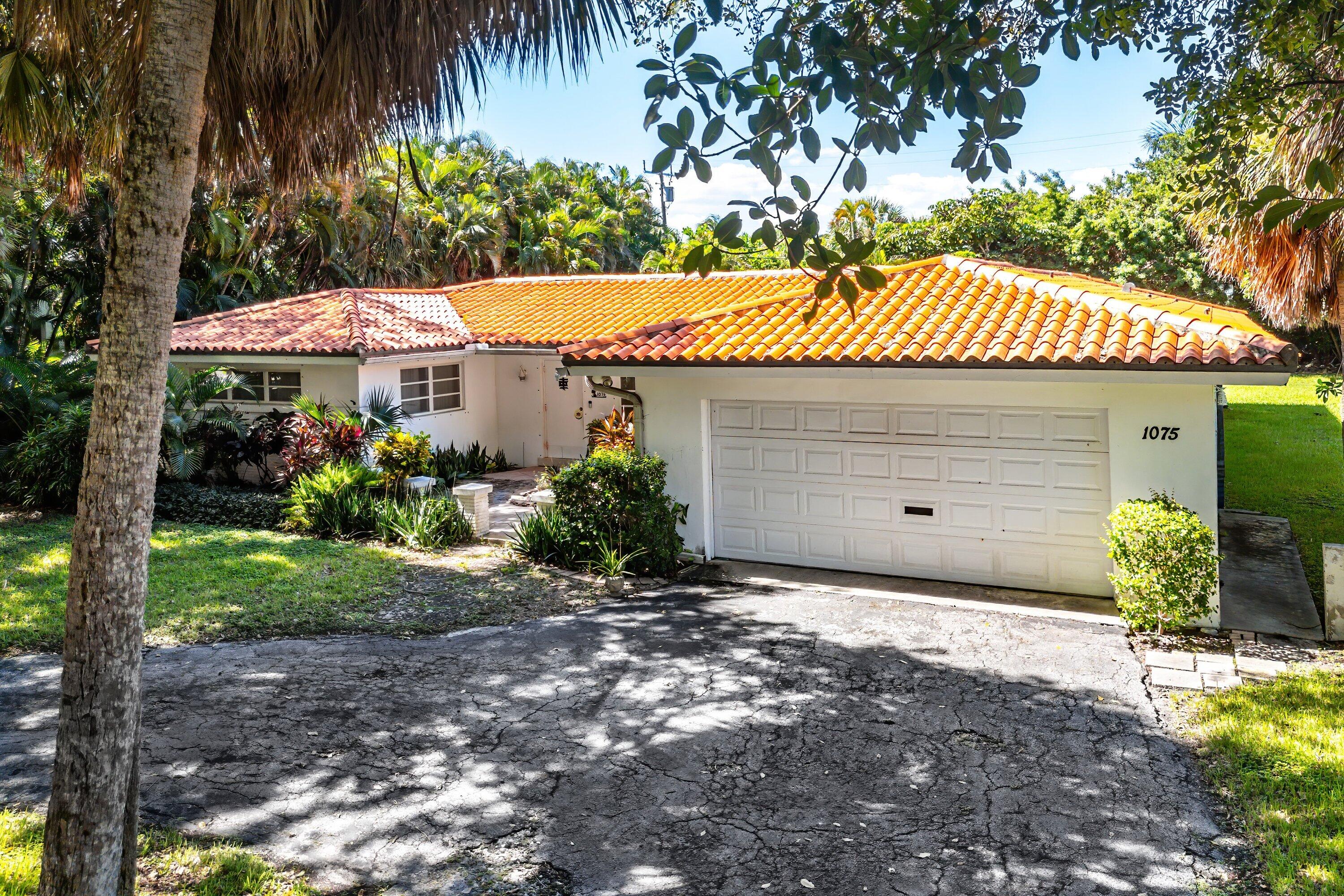1075 Banyan, Boca Raton FL 33432