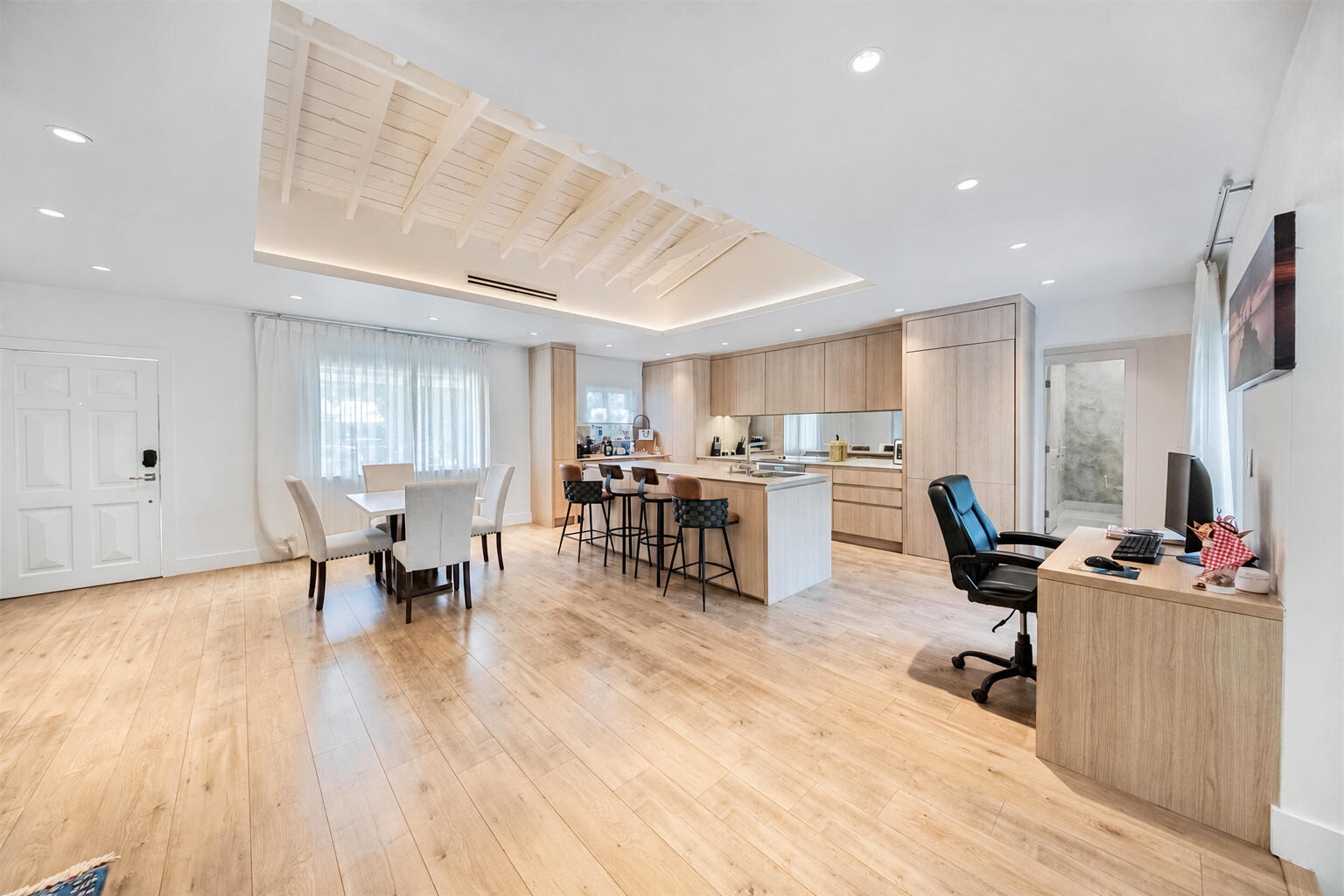 919 Granada Groves, Coral Gables FL 33134