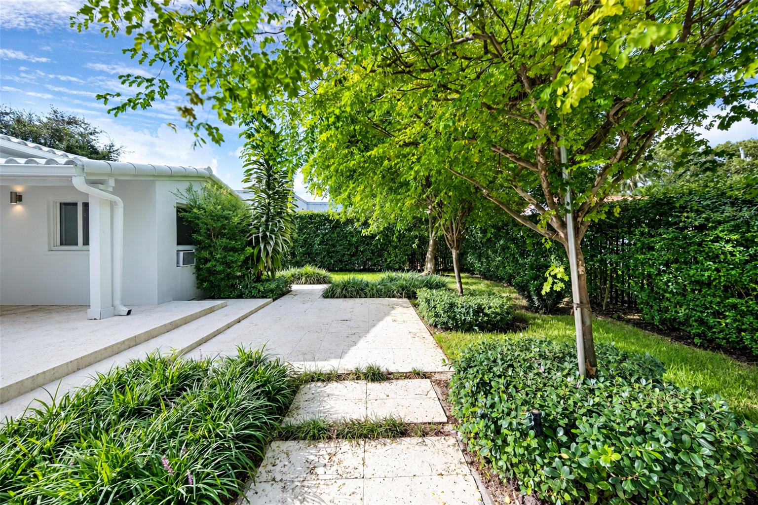 919 Granada Groves, Coral Gables FL 33134