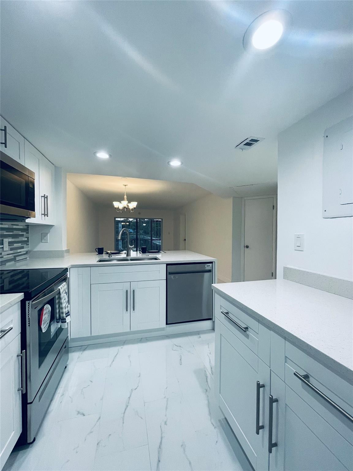 8025 S COLONY #106, Tamarac FL 33321