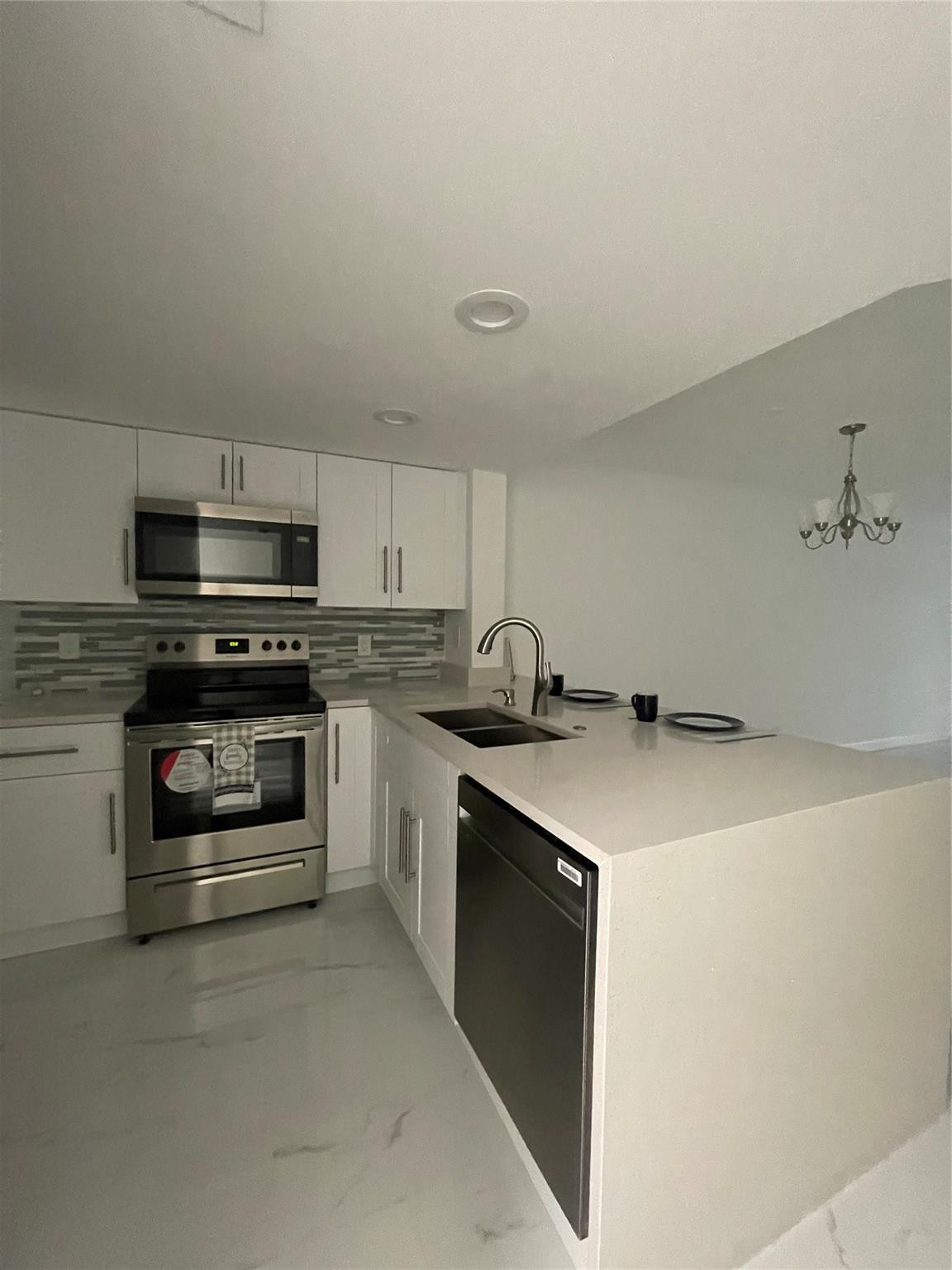 8025 S COLONY #106, Tamarac FL 33321