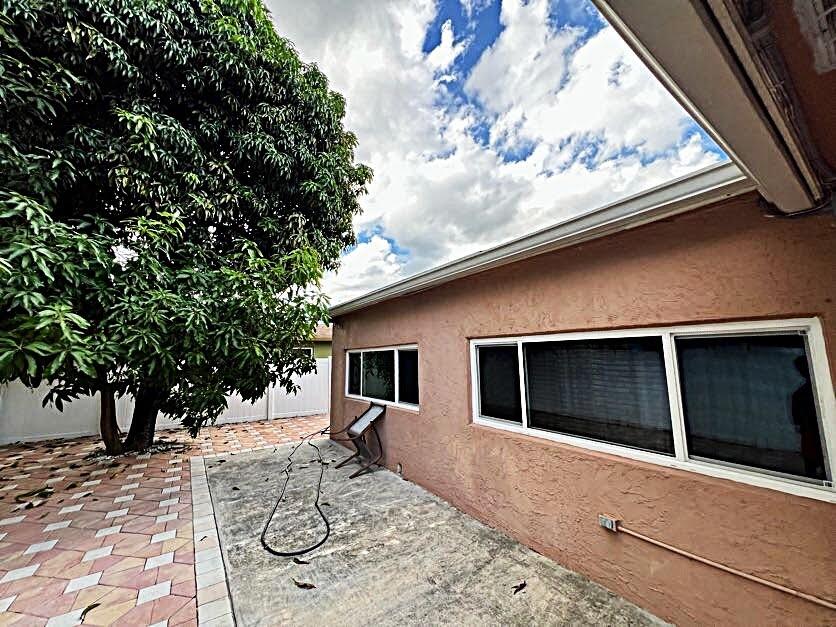 3362 NW 23RD, Lauderdale Lakes FL 33311