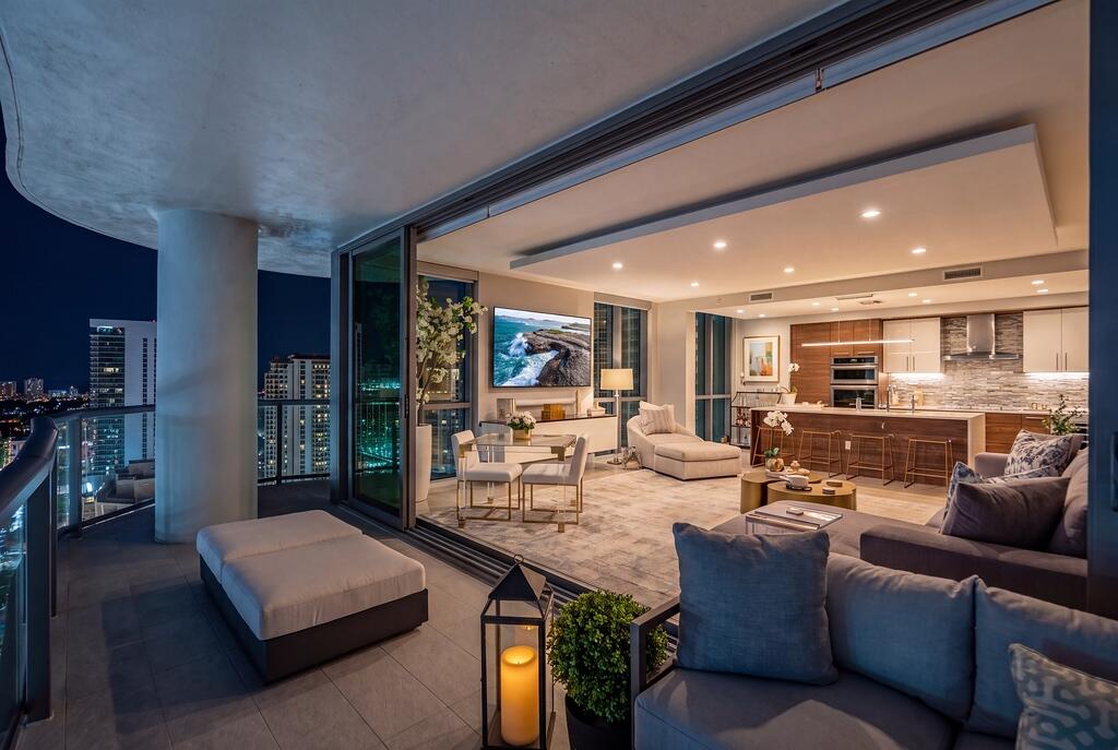 100 E Las Olas #3501, Fort Lauderdale FL 33301