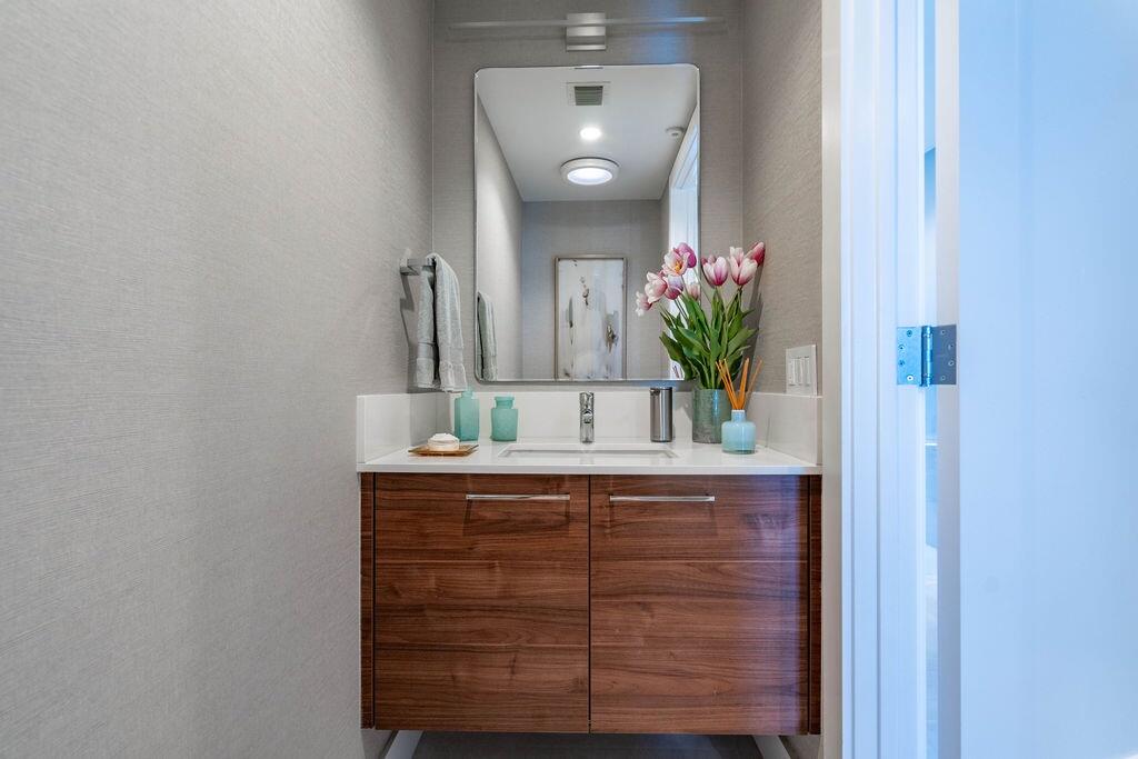 100 E Las Olas #3501, Fort Lauderdale FL 33301