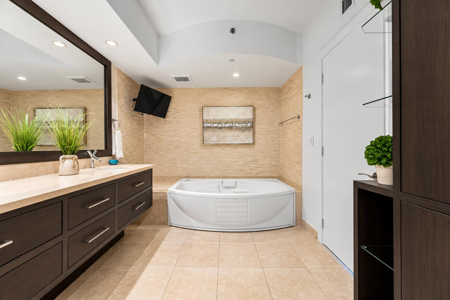 400 ALTON #1704, Miami Beach FL 33139