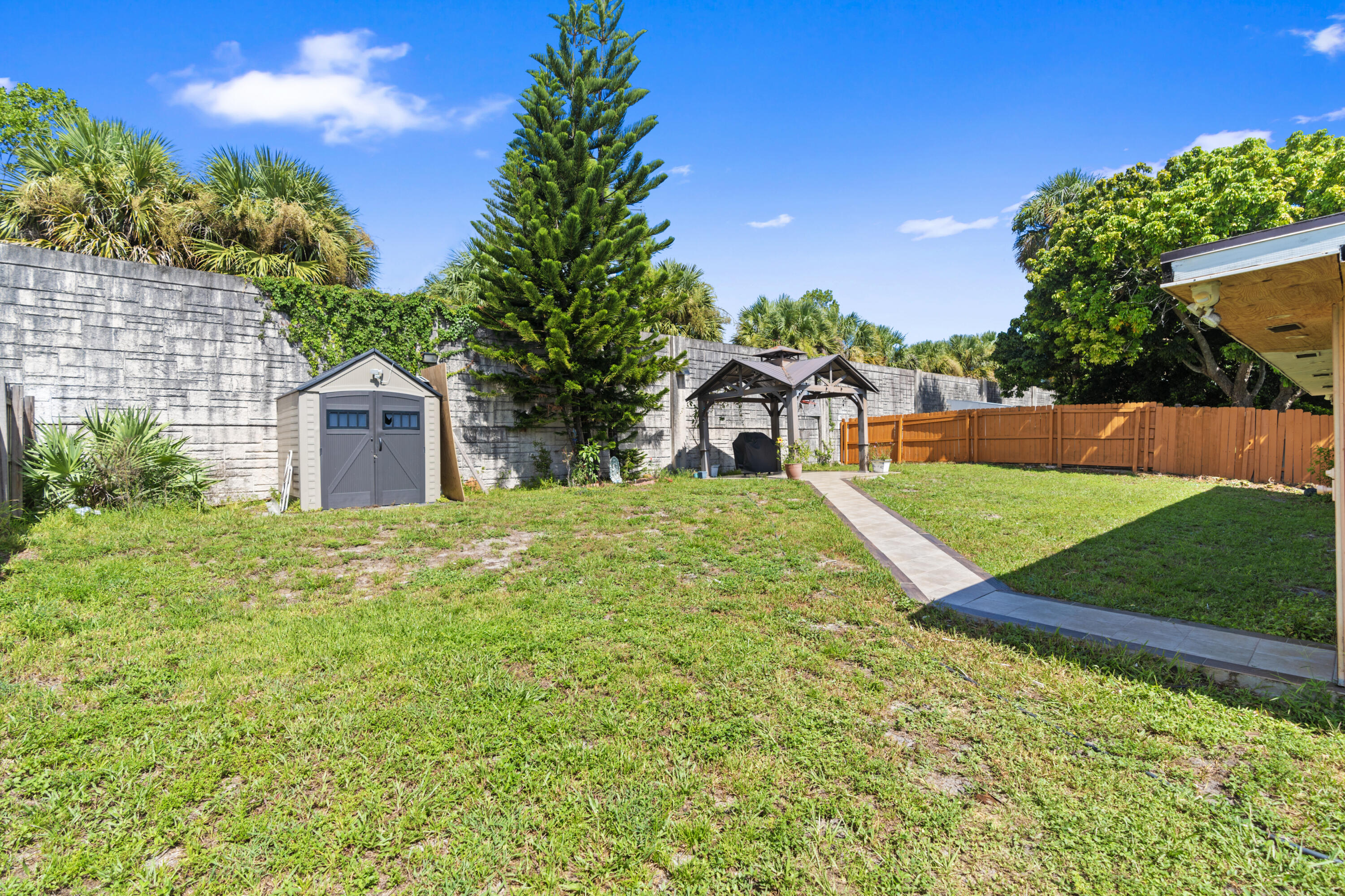 9978 Moss Pond, Boca Raton FL 33496