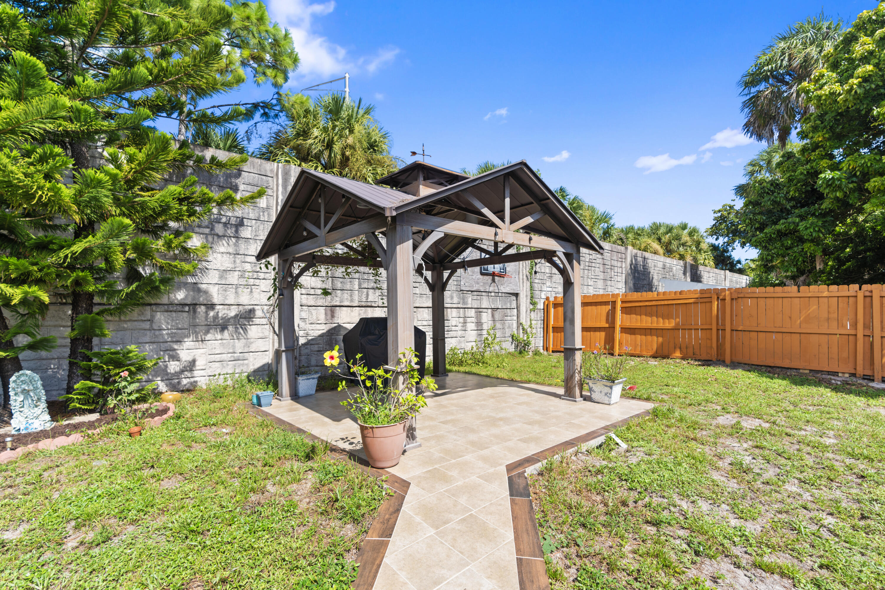 9978 Moss Pond, Boca Raton FL 33496