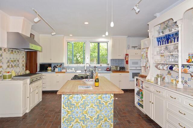 80 Middle, Palm Beach FL 33480