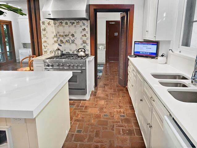 80 Middle, Palm Beach FL 33480