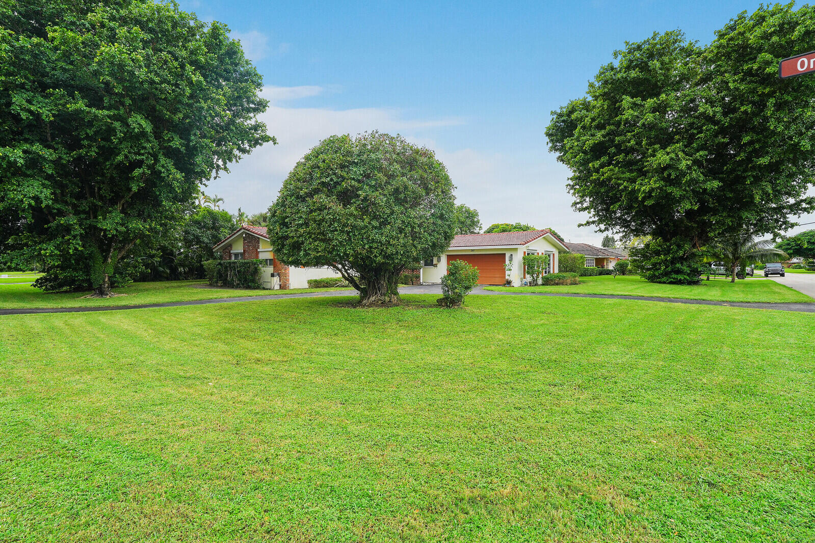241 Orange Tree, Atlantis FL 33462