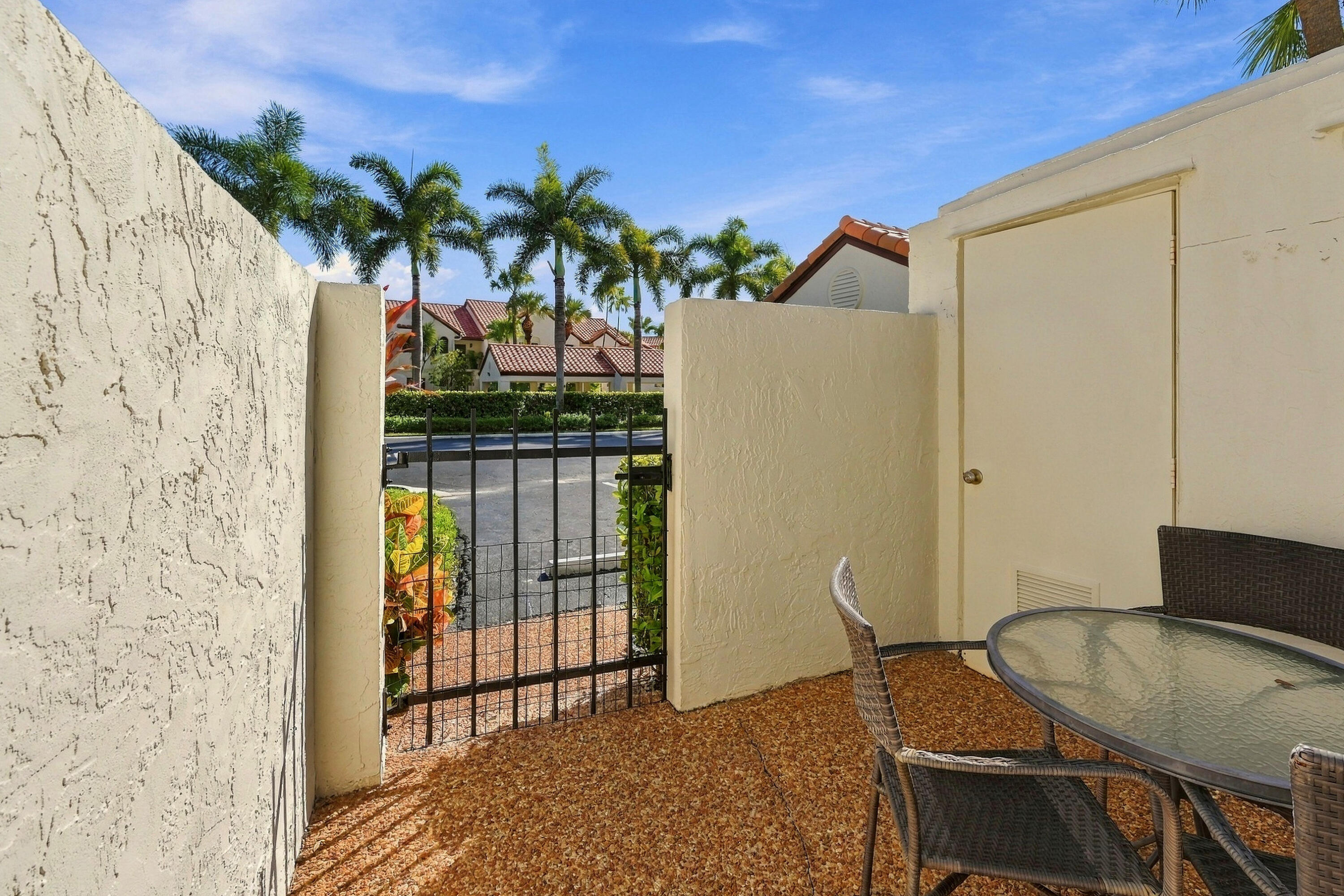 7858 GRANADA #404, Boca Raton FL 33433