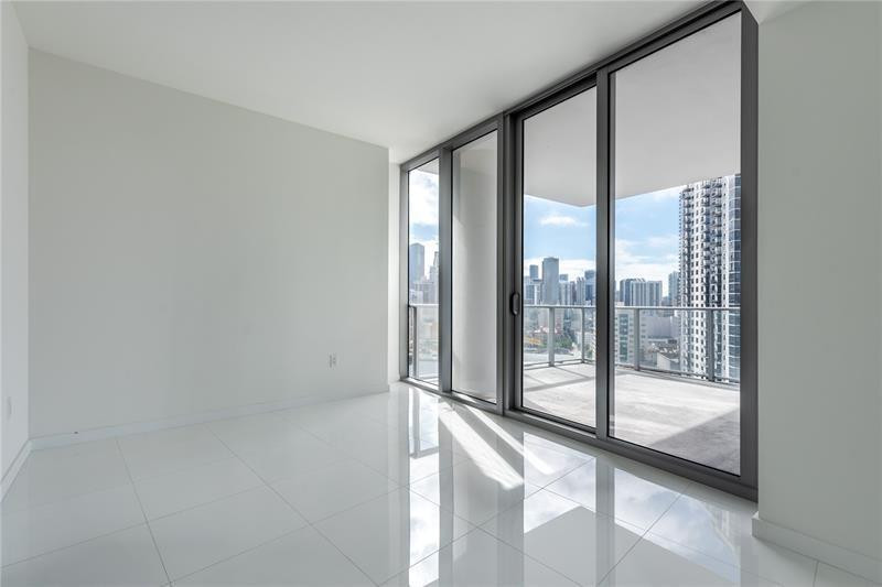 851 NE 1st #1912, Miami FL 33132