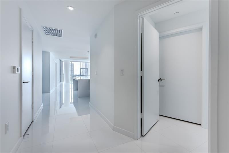 851 NE 1st #1912, Miami FL 33132