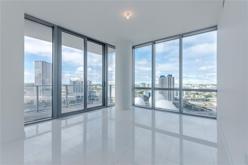 851 NE 1st #1912, Miami FL 33132