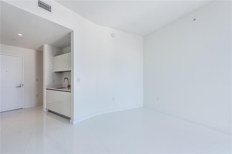 851 NE 1st #1912, Miami FL 33132