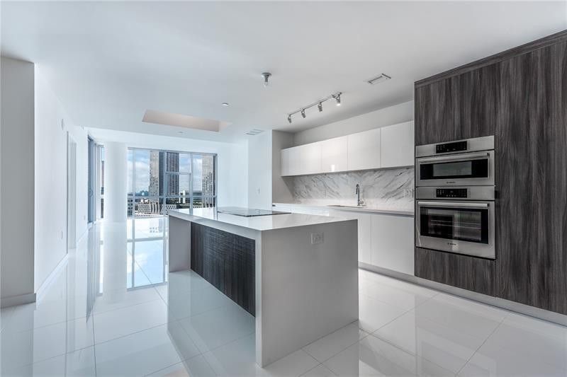 851 NE 1st #1912, Miami FL 33132