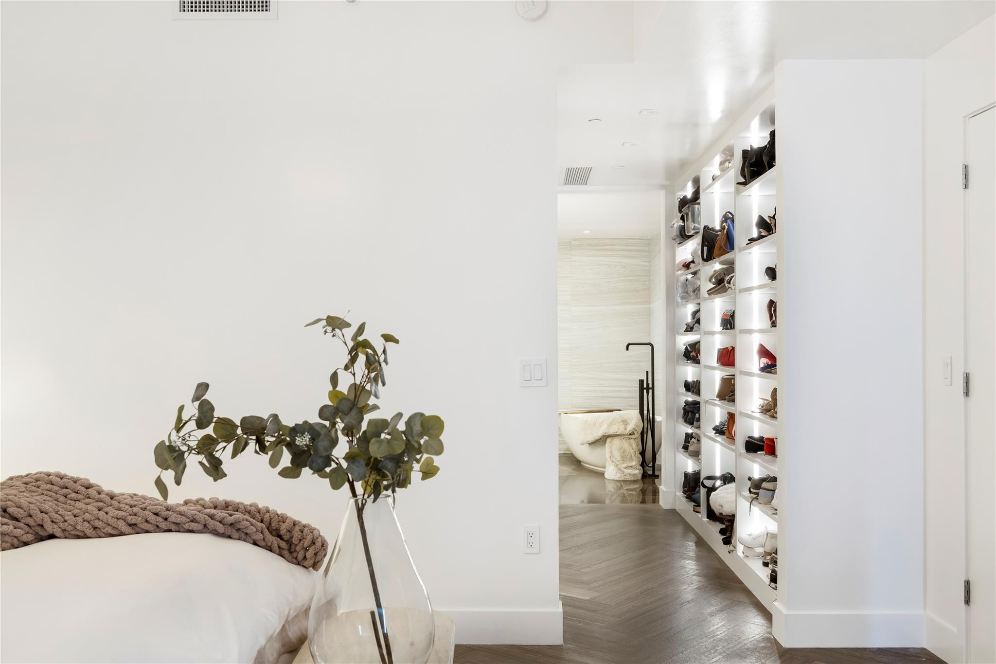 2200 N Ocean #S903, Fort Lauderdale FL 33305