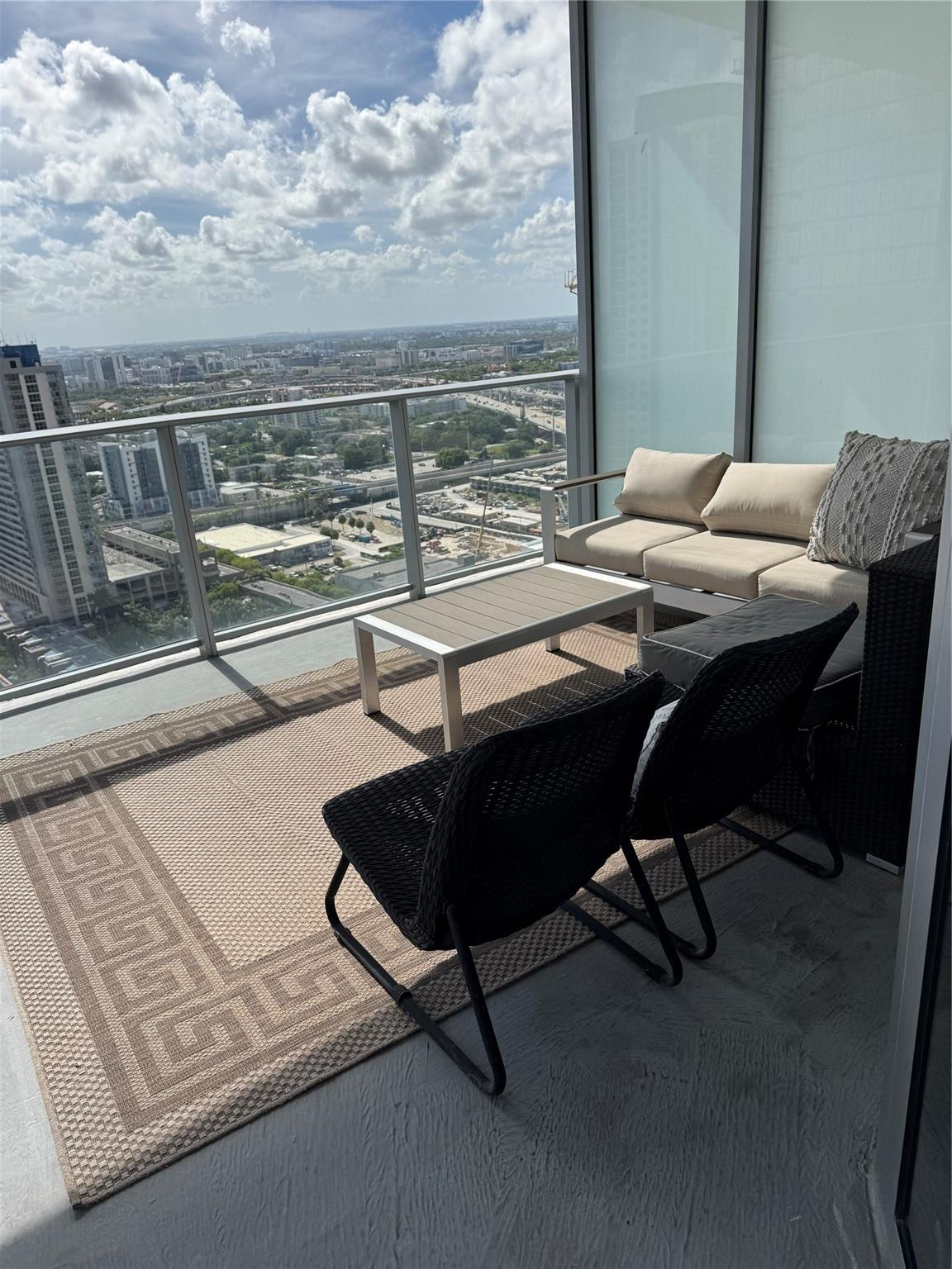 851 NE 1st #2606, Miami FL 33132