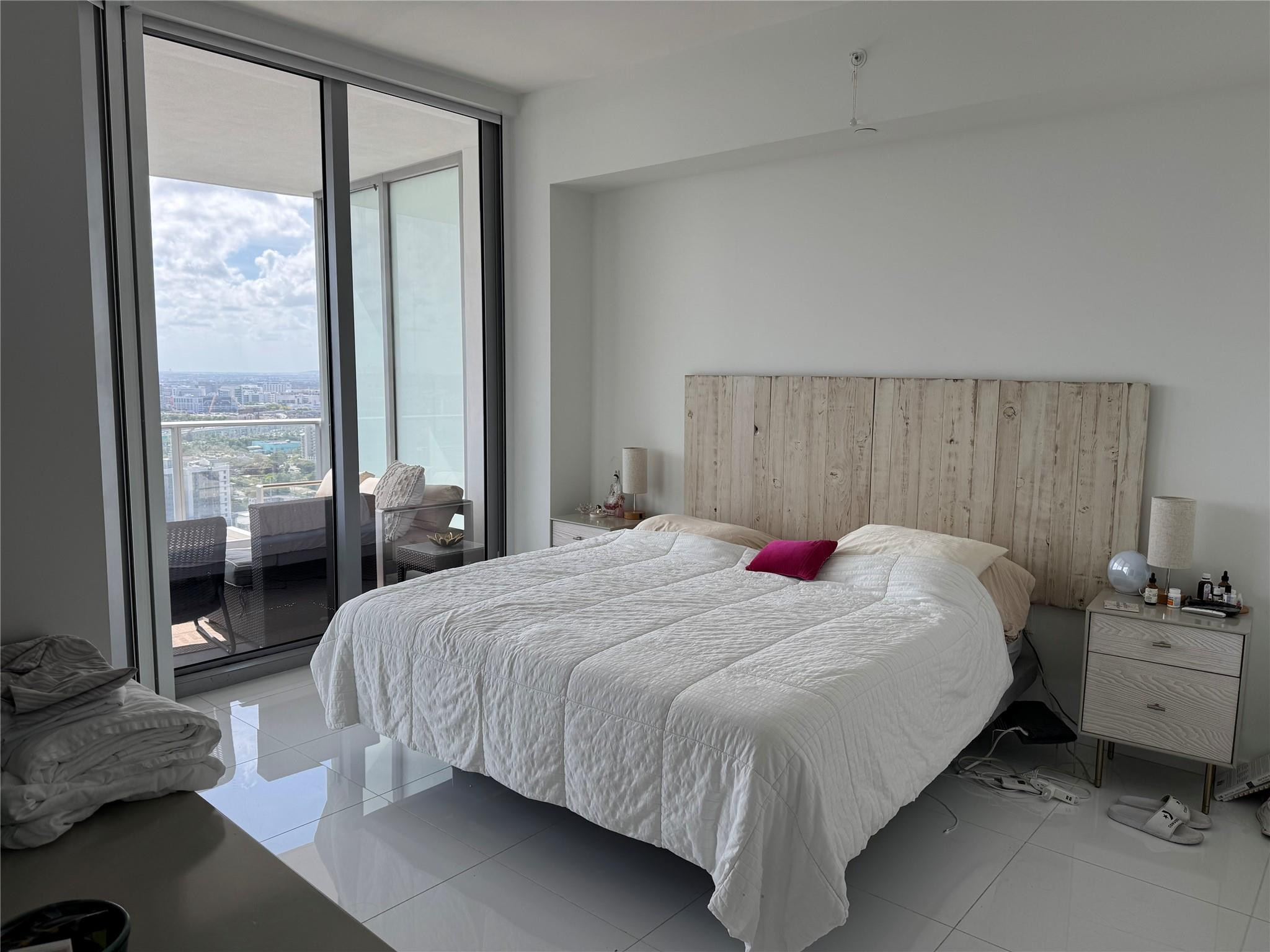 851 NE 1st #2606, Miami FL 33132