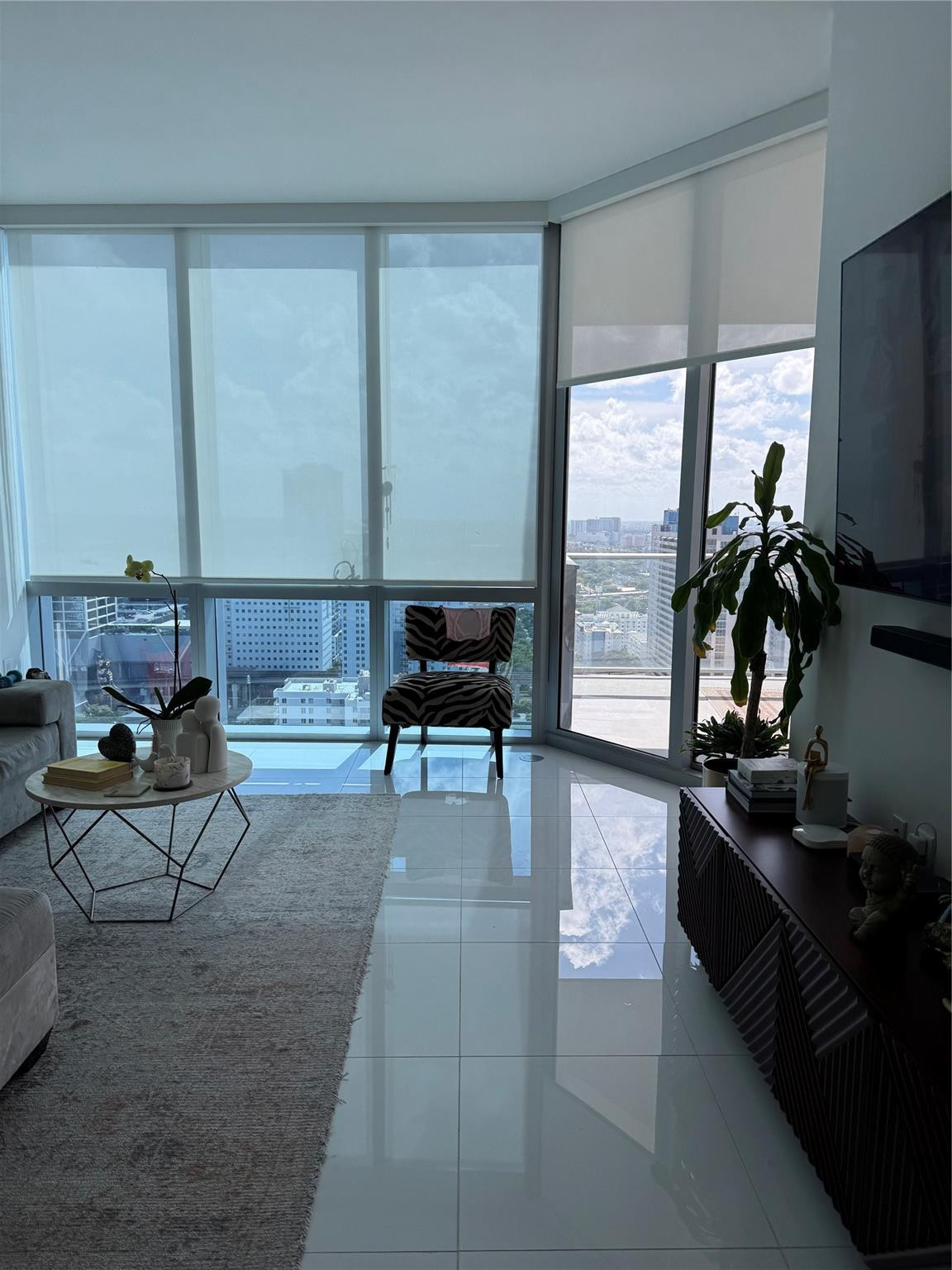 851 NE 1st #2606, Miami FL 33132