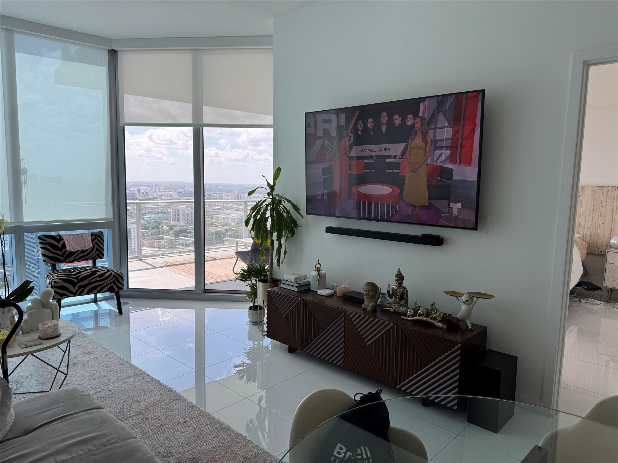 851 NE 1st #2606, Miami FL 33132