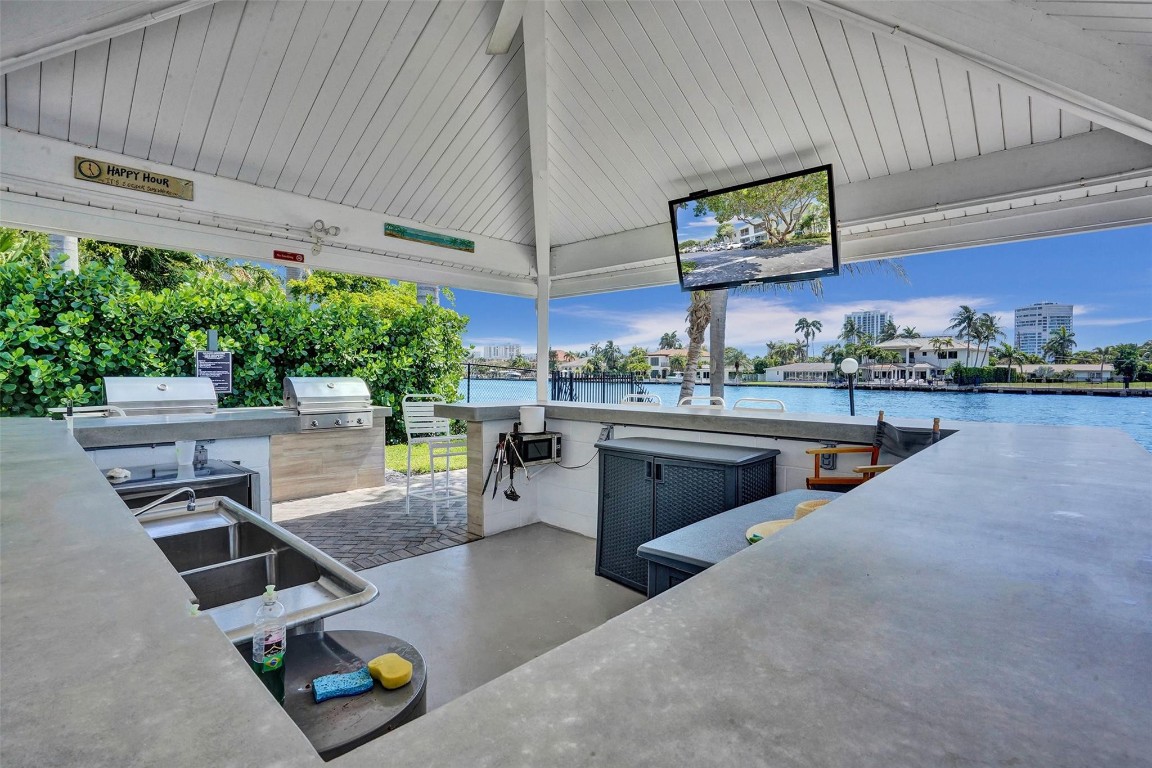 6249 Bay Club #4, Fort Lauderdale FL 33308