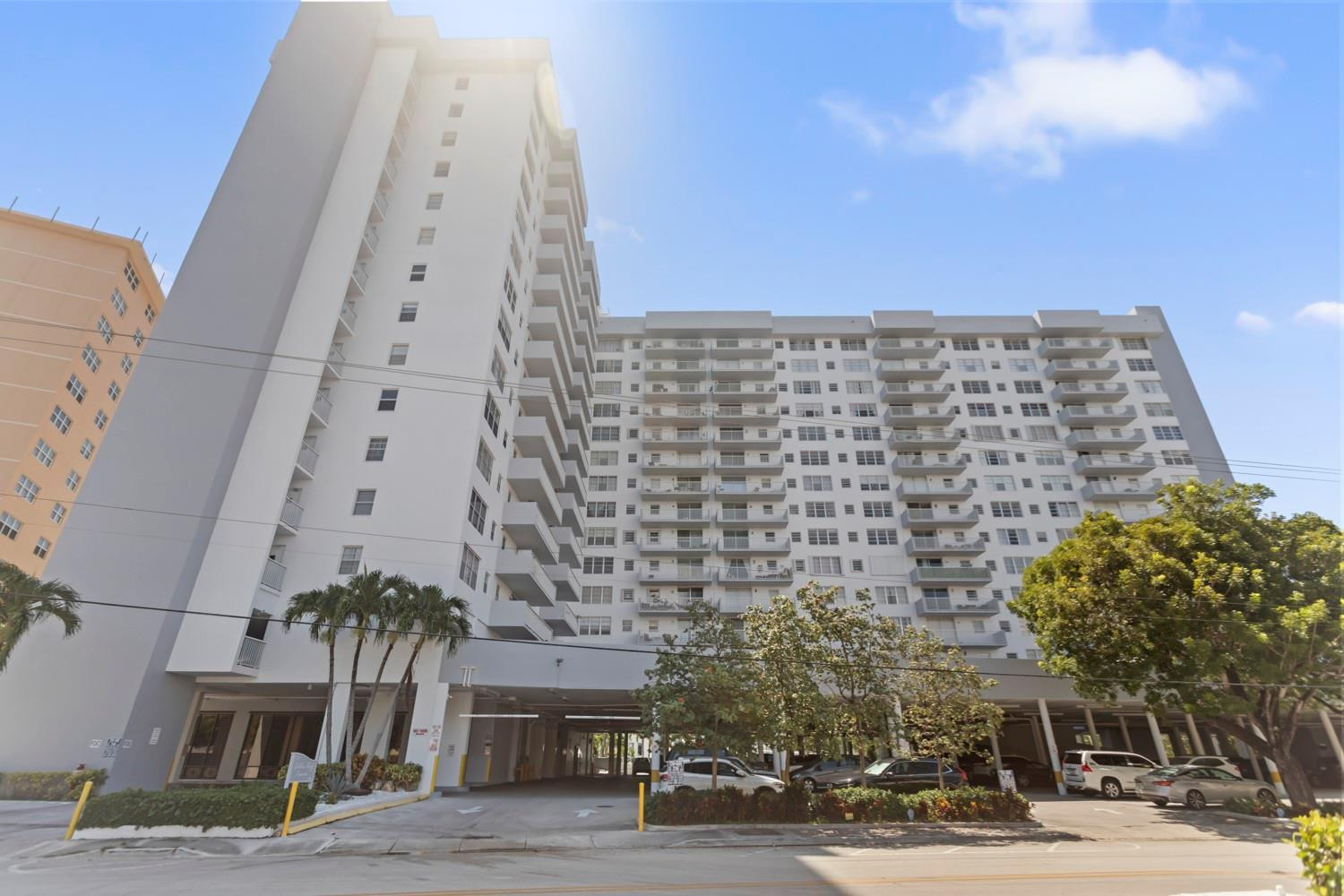 137 Golden Isles #706, Hallandale Beach FL 33009