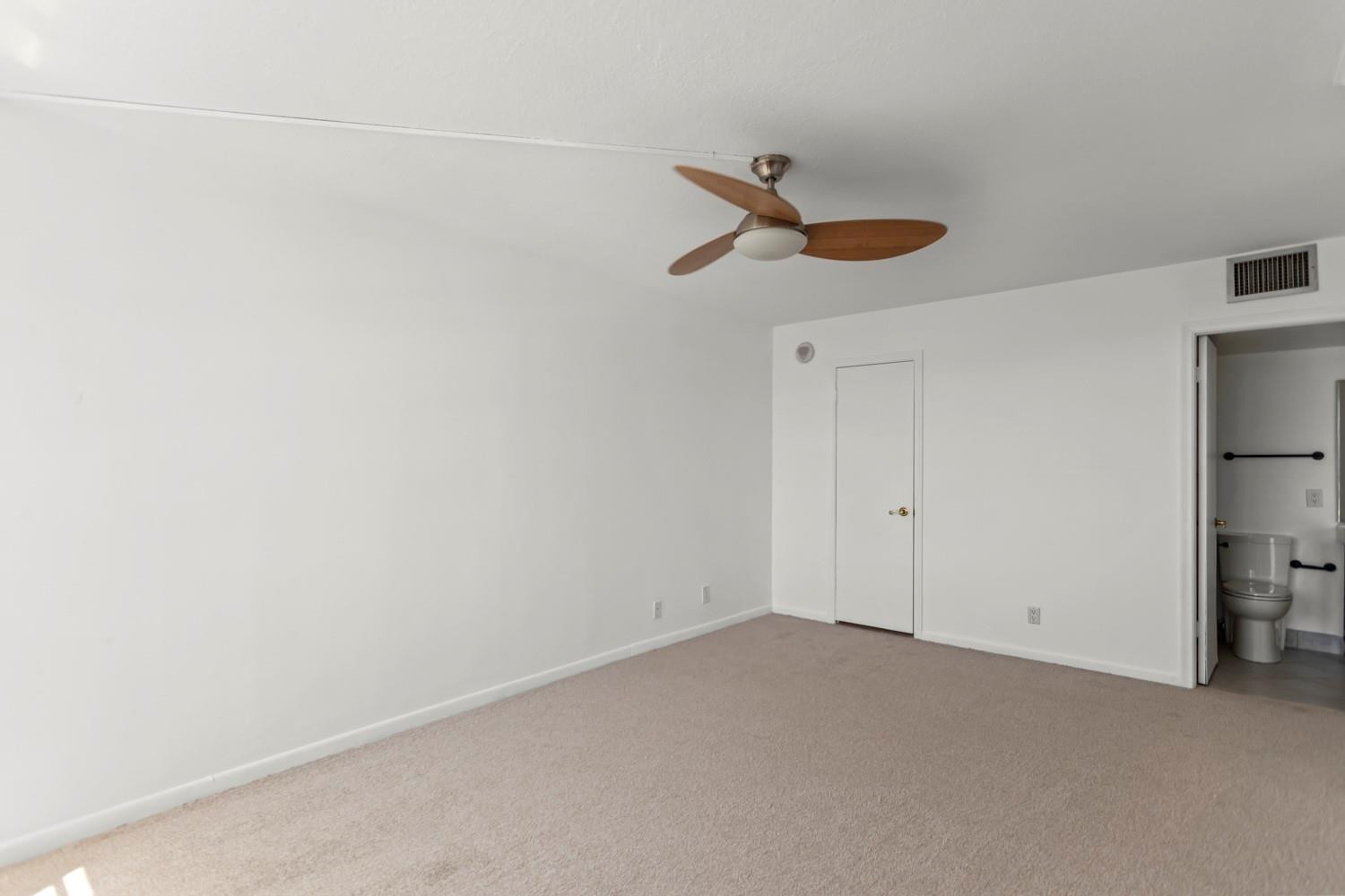 137 Golden Isles #706, Hallandale Beach FL 33009
