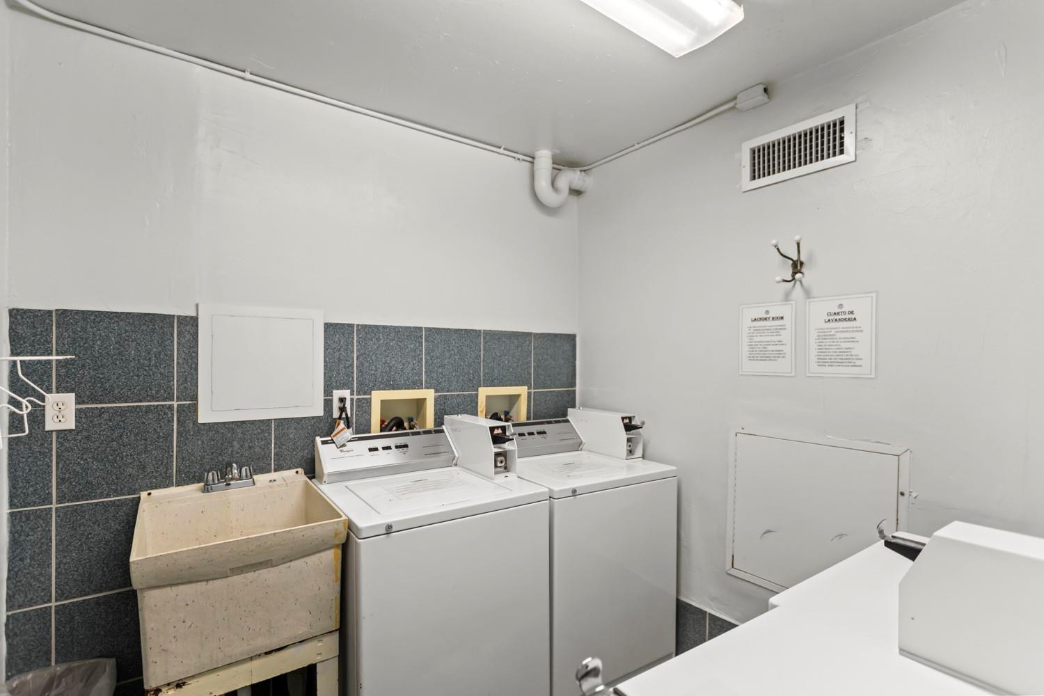 137 Golden Isles #706, Hallandale Beach FL 33009