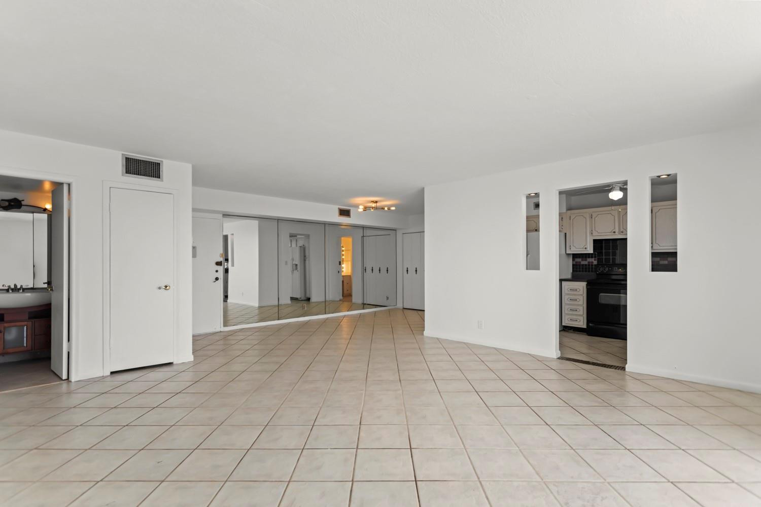 137 Golden Isles #706, Hallandale Beach FL 33009