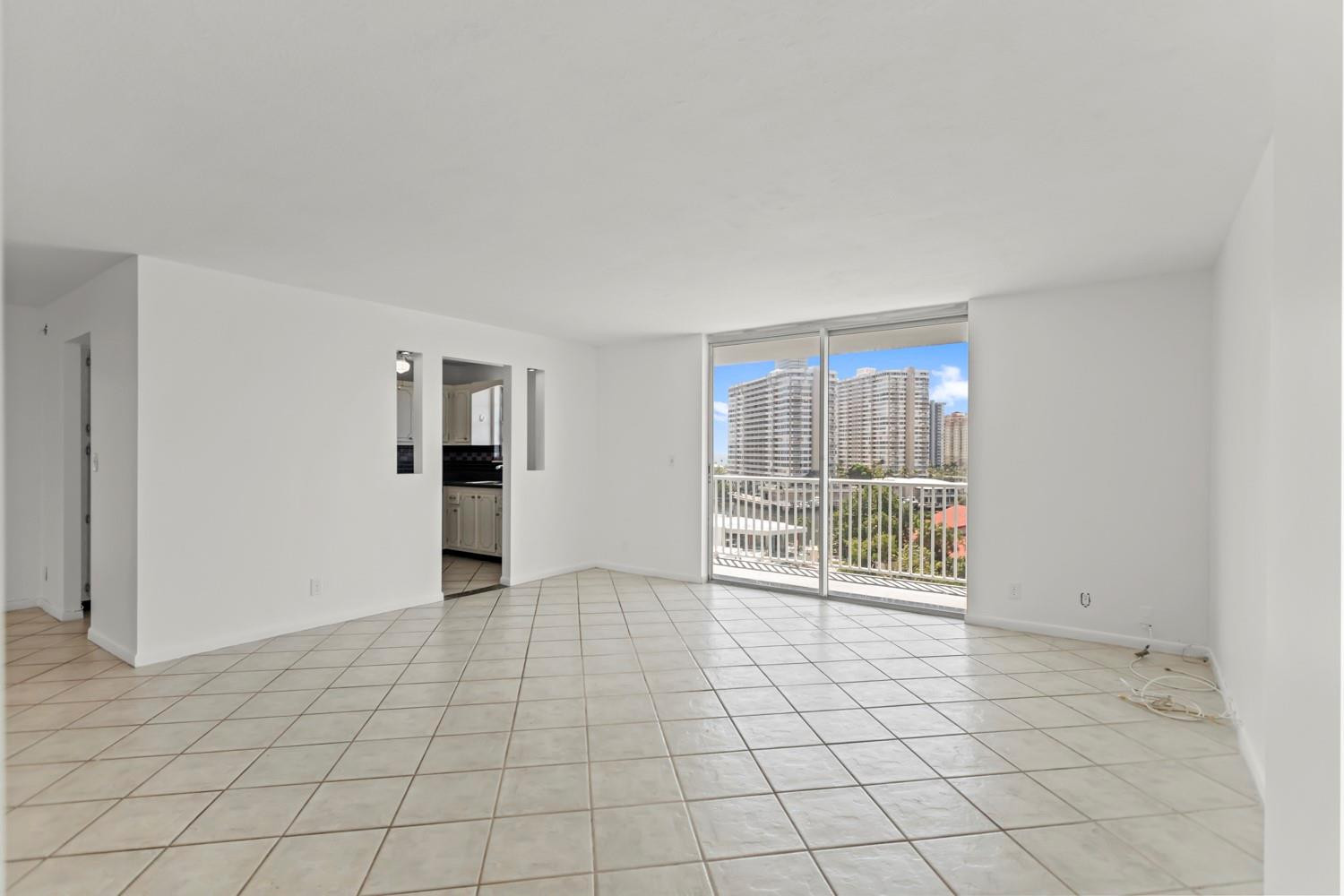 137 Golden Isles #706, Hallandale Beach FL 33009