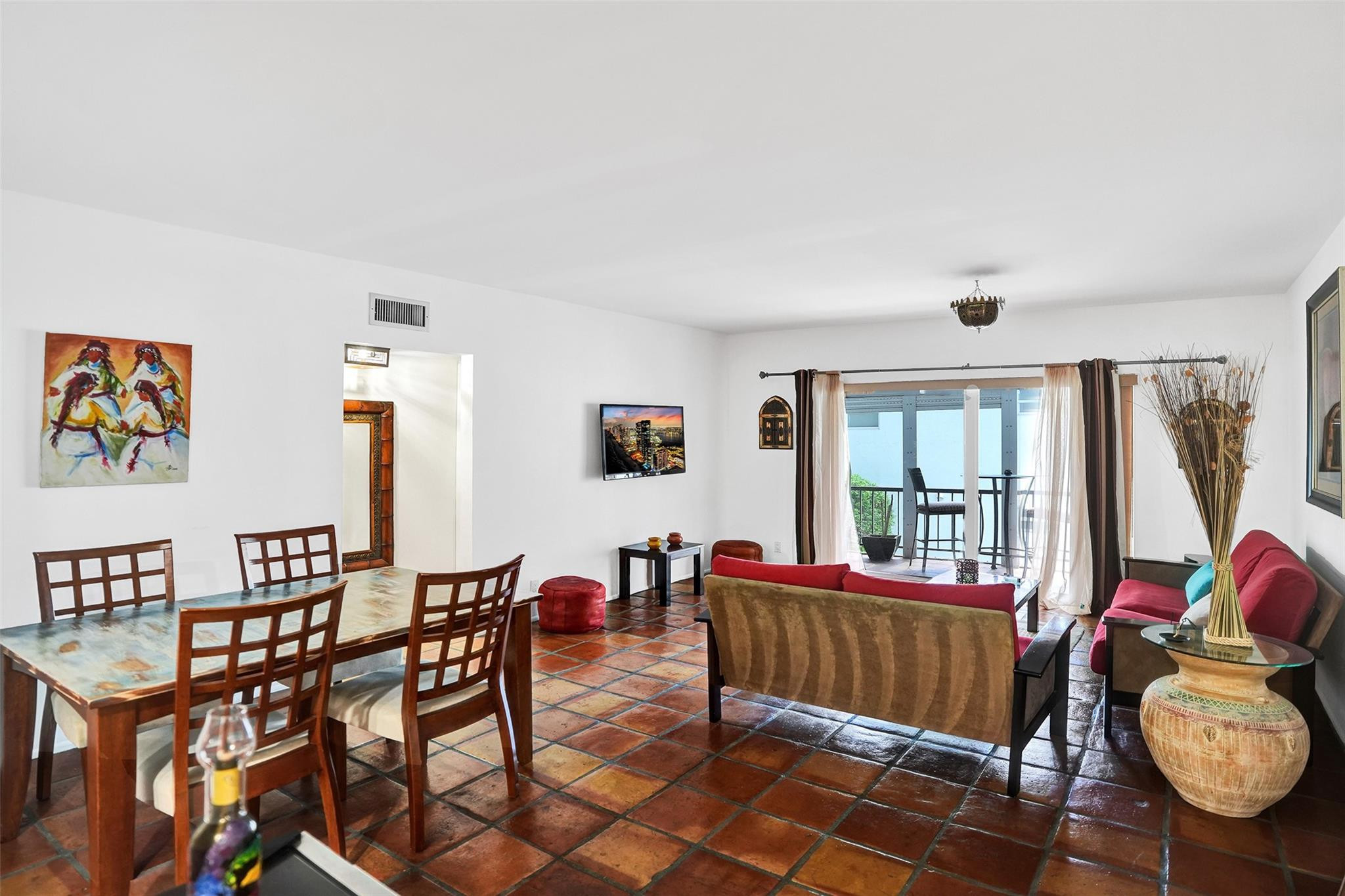 1212 SE 2nd #201, Fort Lauderdale FL 33301