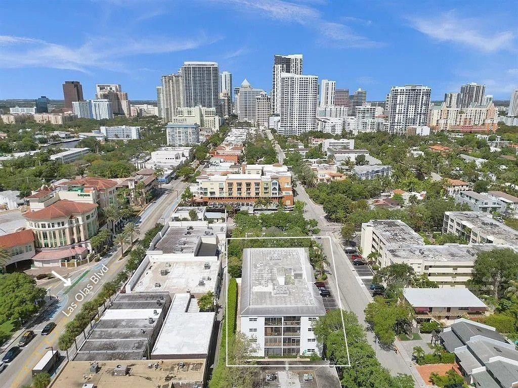 1212 SE 2nd #201, Fort Lauderdale FL 33301