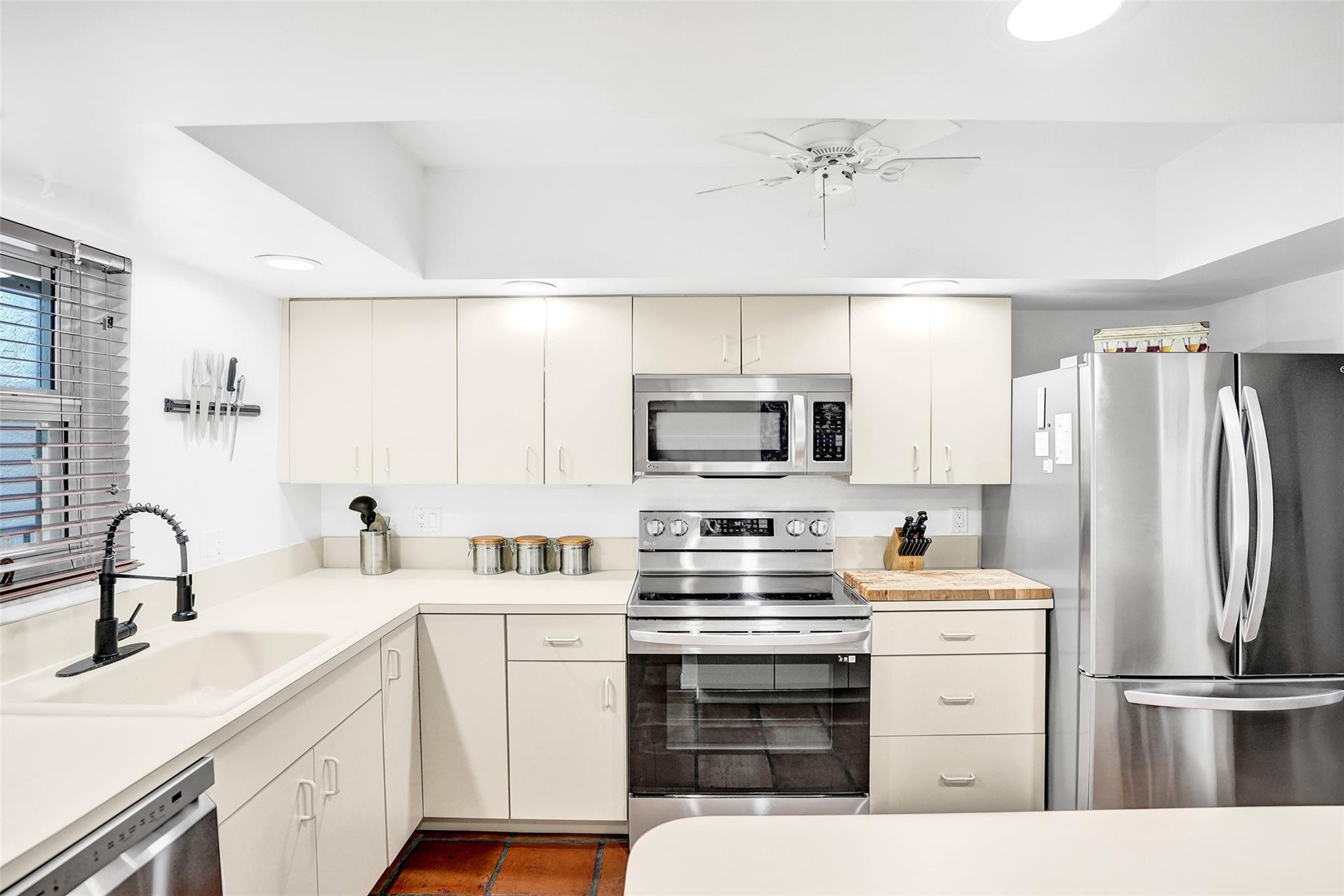 1212 SE 2nd #201, Fort Lauderdale FL 33301