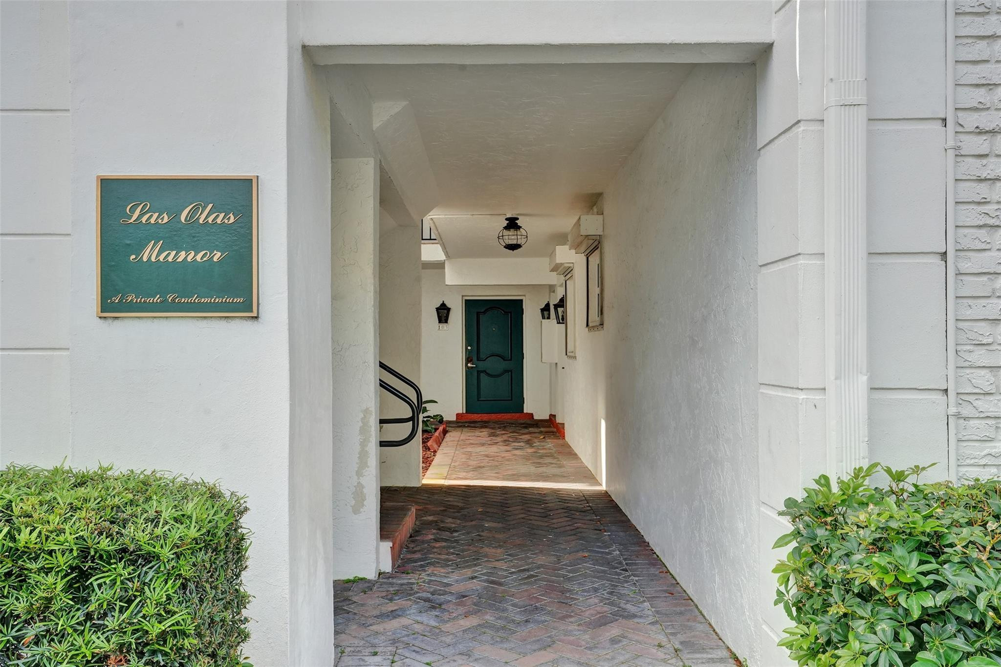 1212 SE 2nd #201, Fort Lauderdale FL 33301