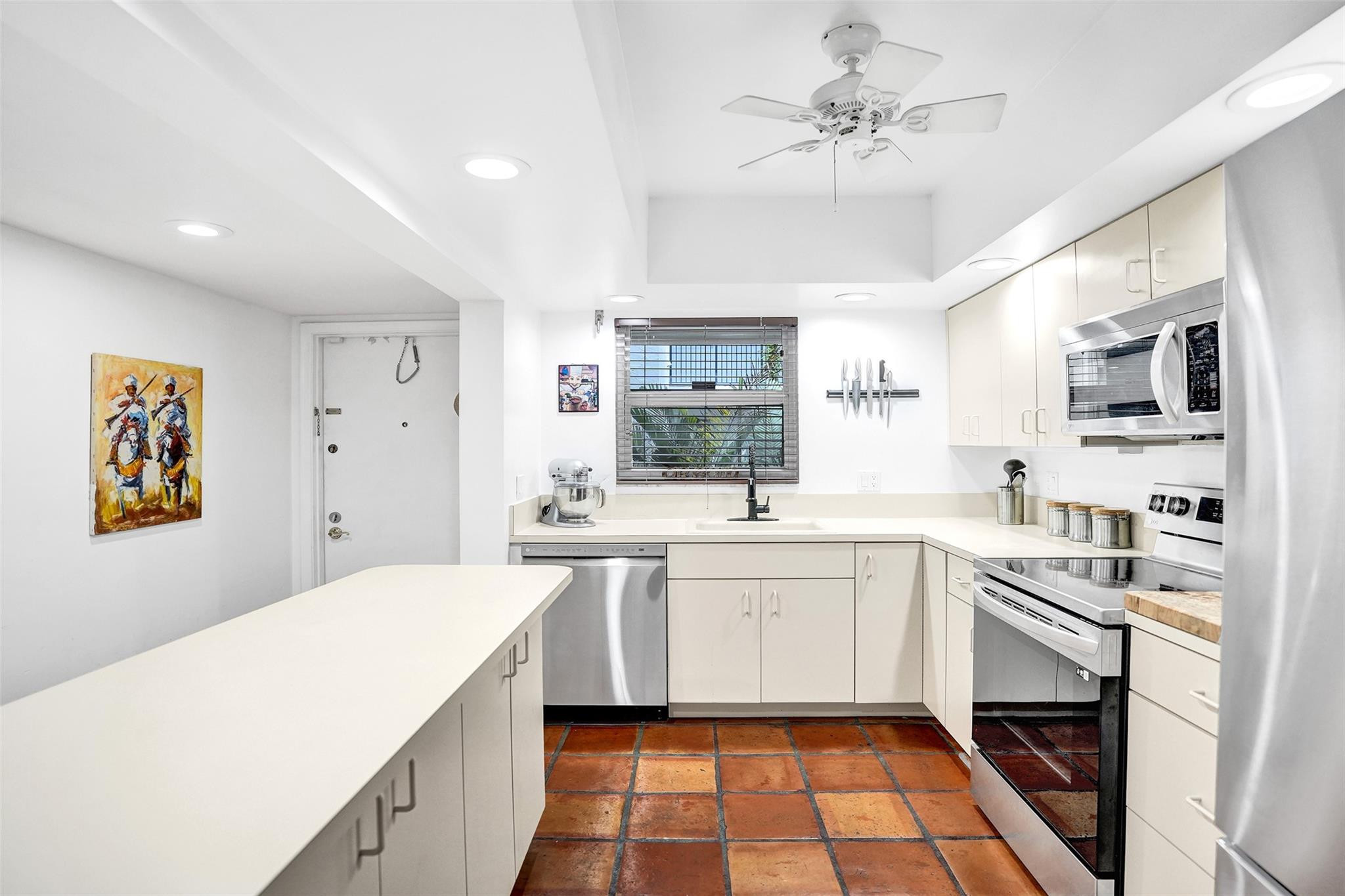 1212 SE 2nd #201, Fort Lauderdale FL 33301