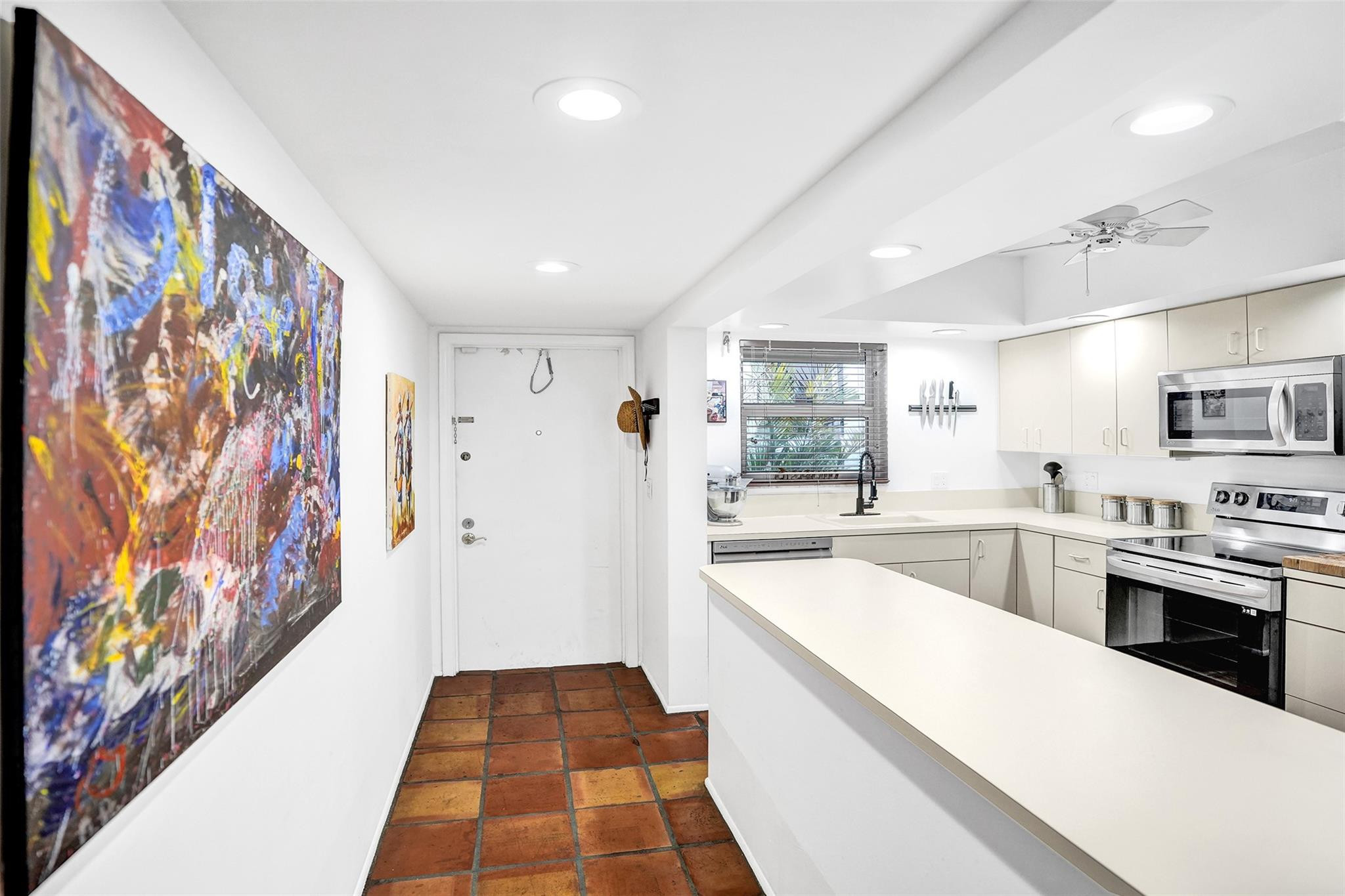 1212 SE 2nd #201, Fort Lauderdale FL 33301