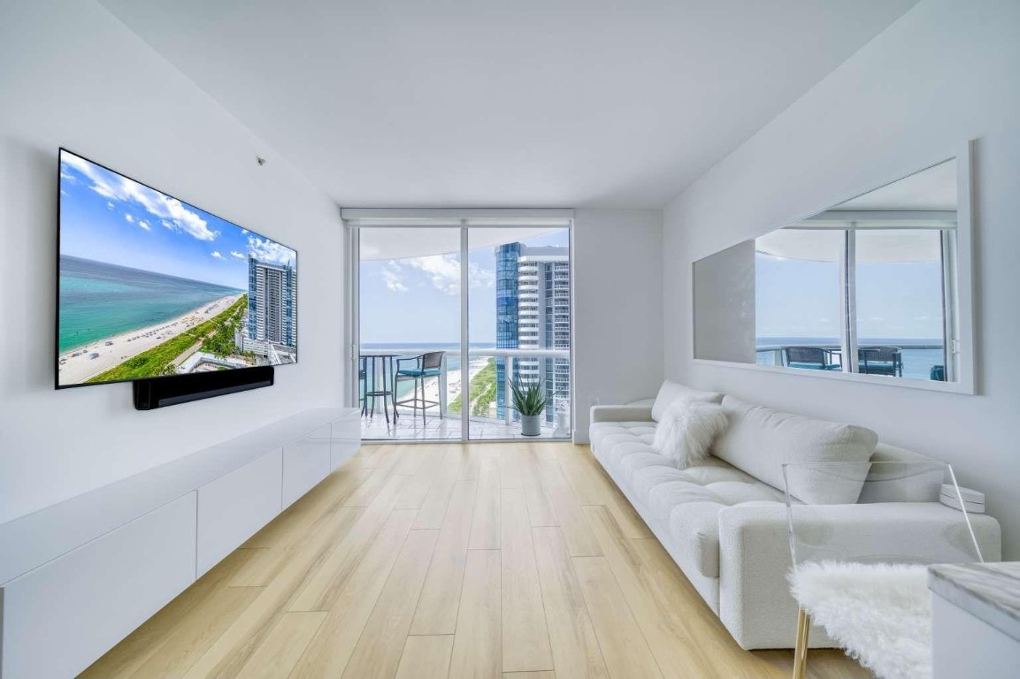 6365 Collins #2406, Miami Beach FL 33141