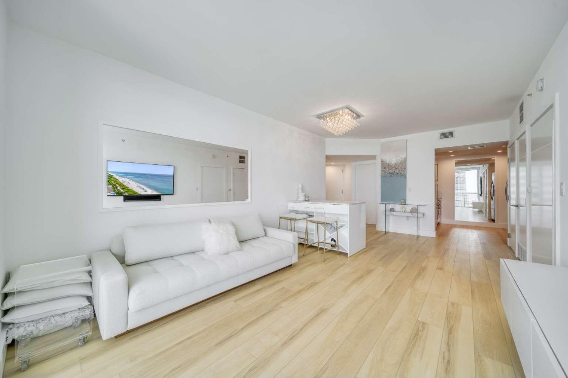 6365 Collins #2406, Miami Beach FL 33141