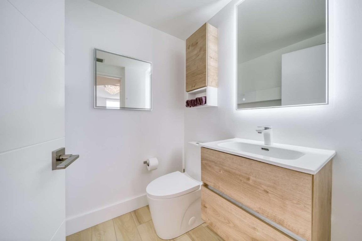 6365 Collins #2406, Miami Beach FL 33141