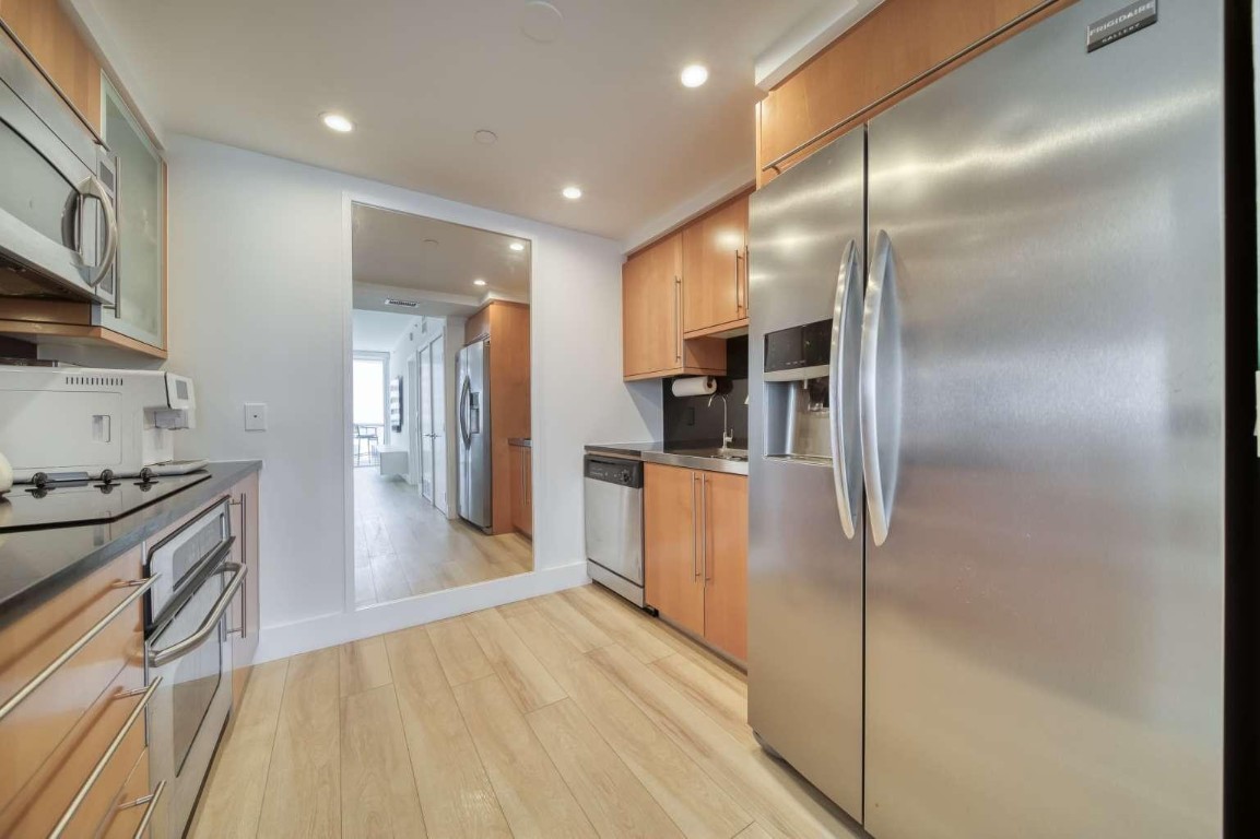 6365 Collins #2406, Miami Beach FL 33141