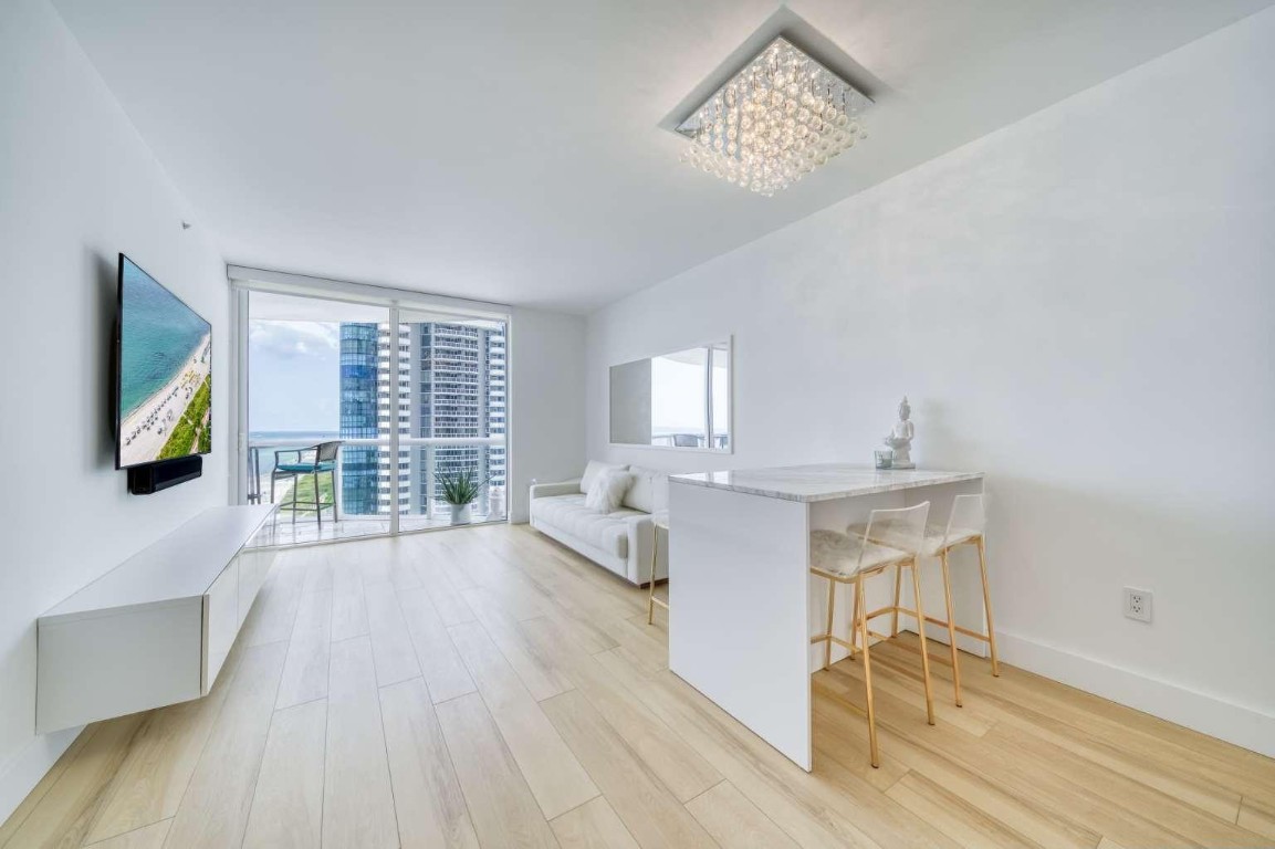 6365 Collins #2406, Miami Beach FL 33141