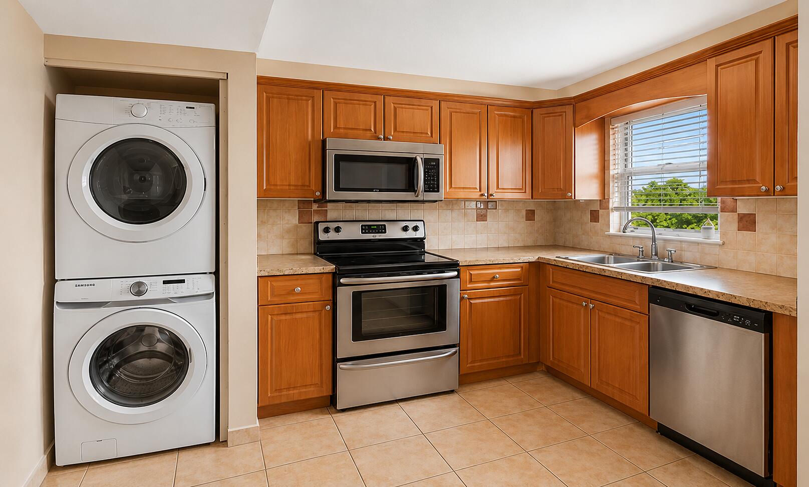 7410 Woodmont #109, Tamarac FL 33321