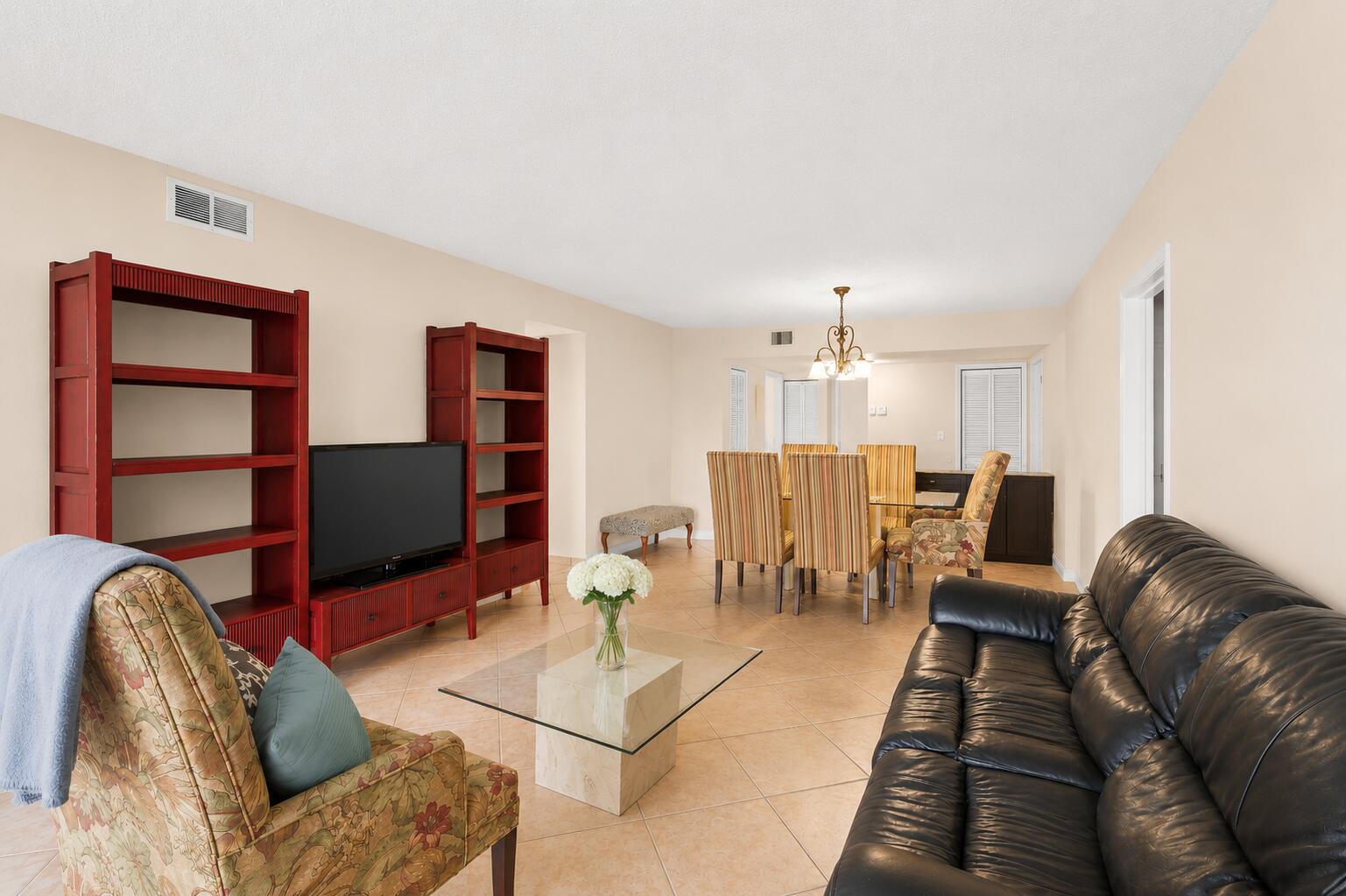 7410 Woodmont #109, Tamarac FL 33321