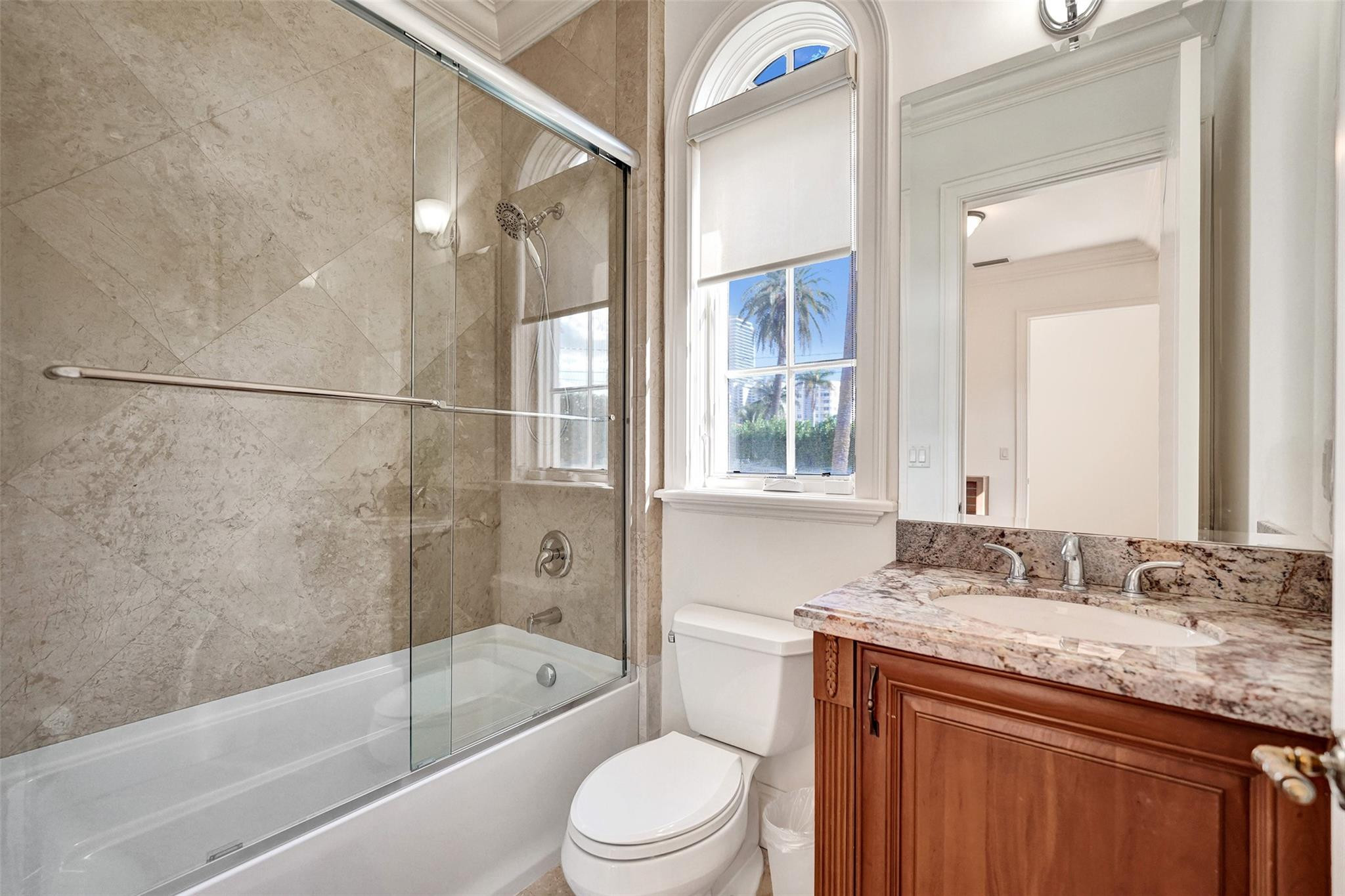 642 Palm, Hallandale Beach FL 33009
